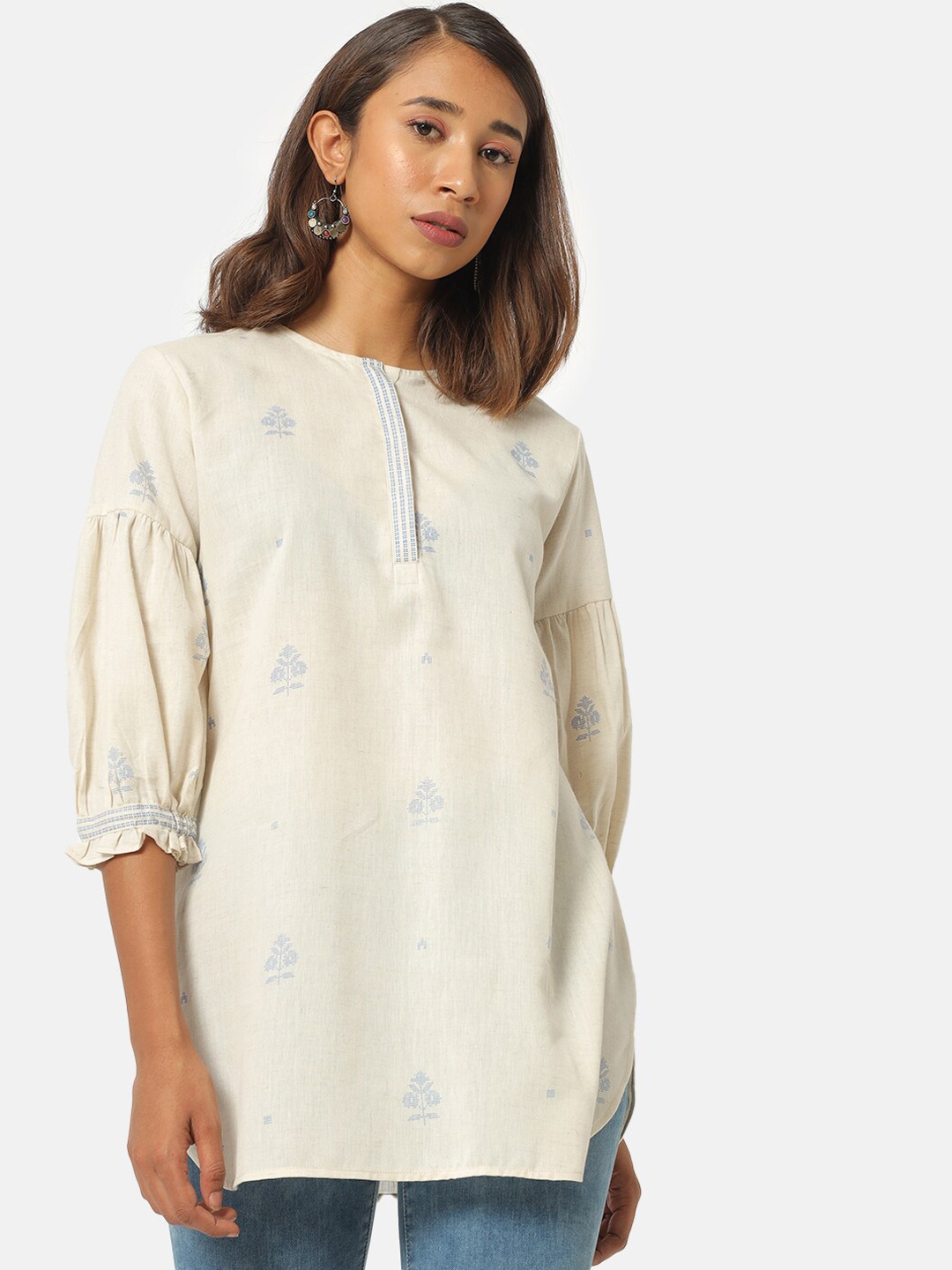 

Saaki Cream Floral Regular Top