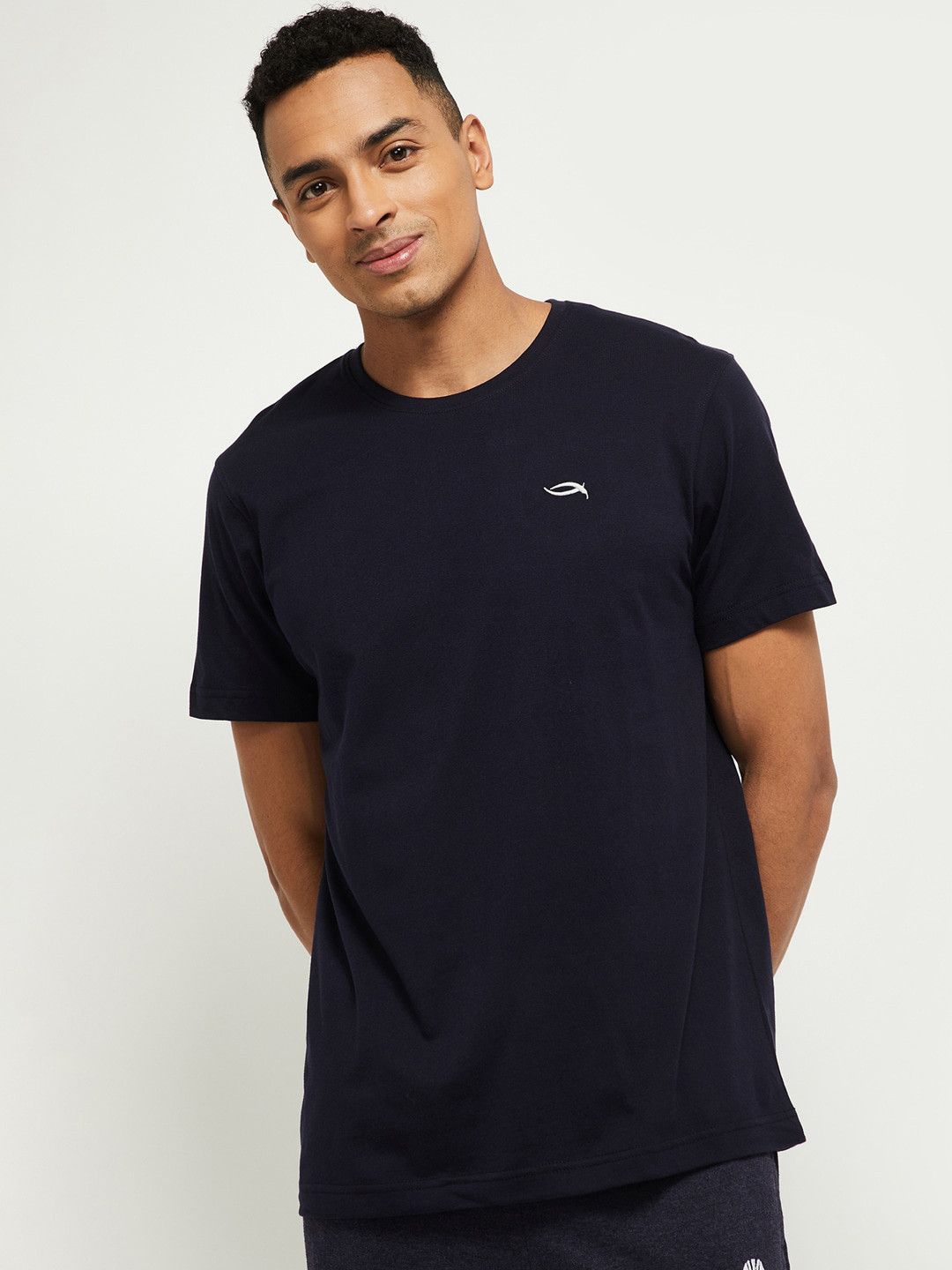 

max Men Blue Slim Fit T-shirt