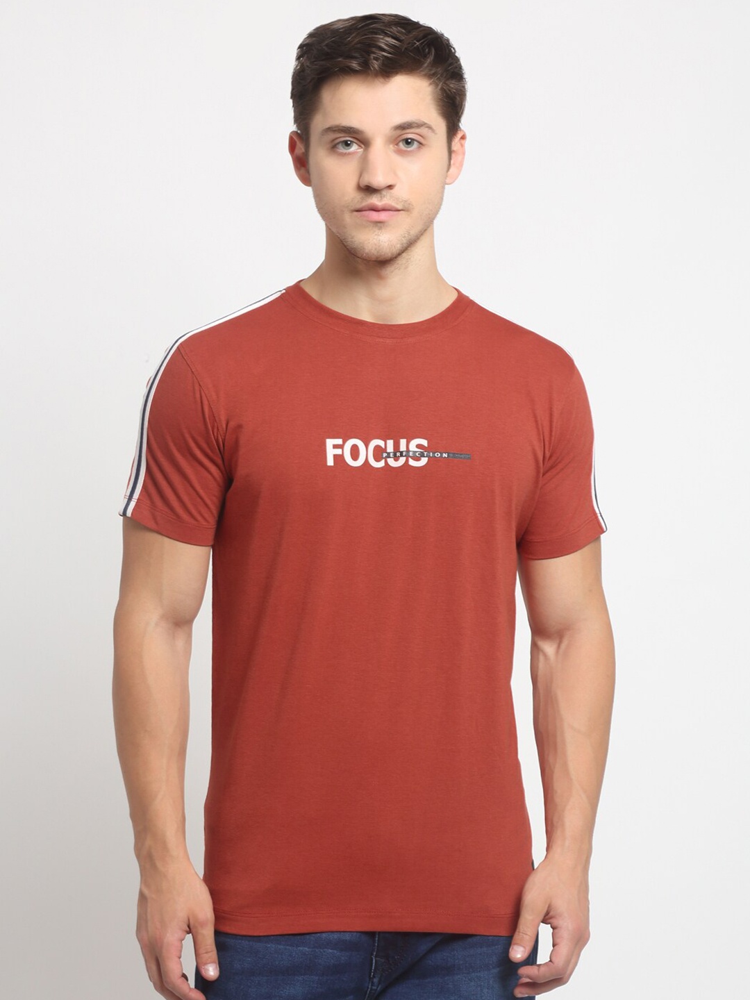 

Cantabil Men Rust Typography Printed Slim Fit T-shirt