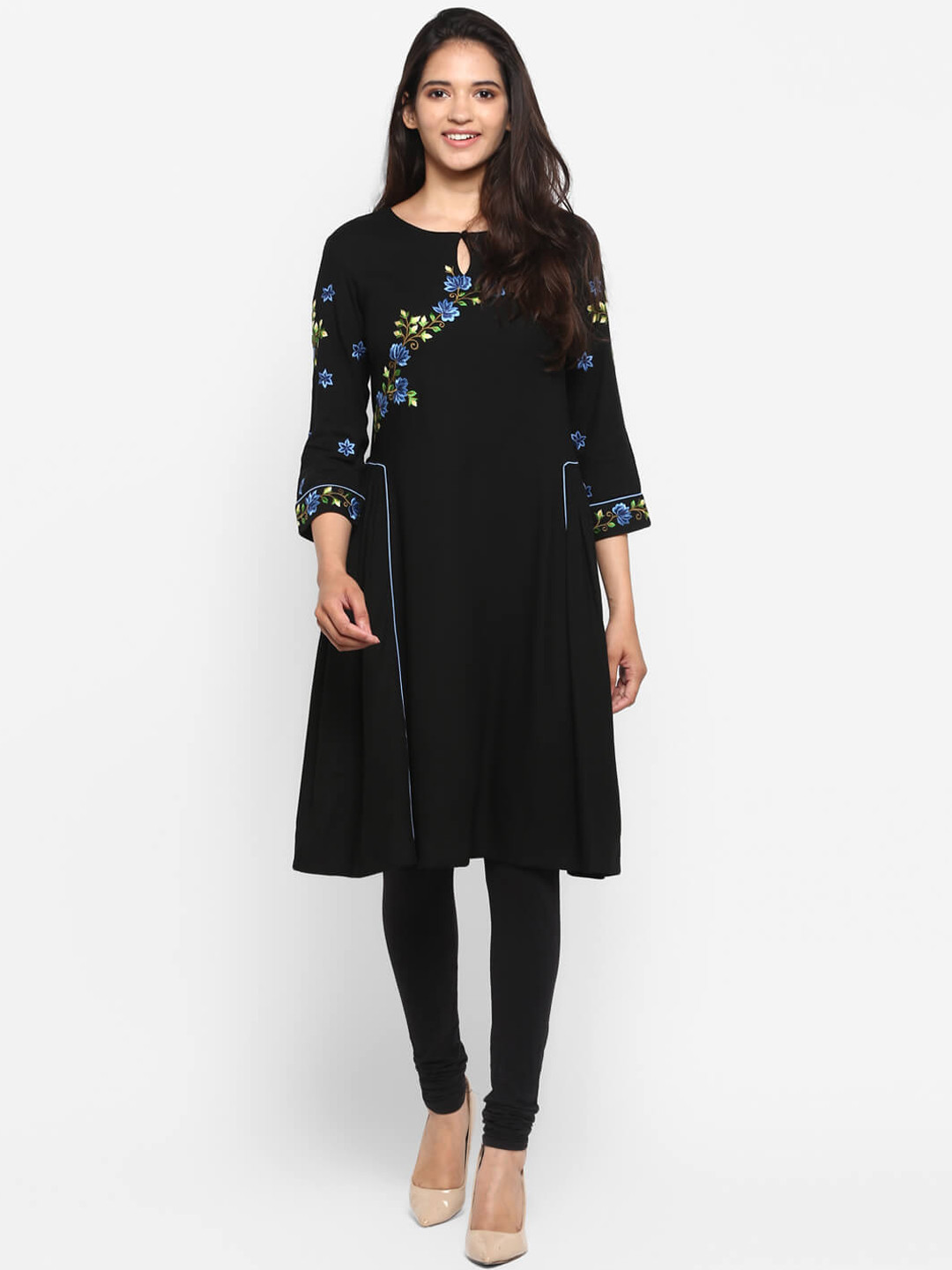 

DEEBACO Women Black Floral Embroidered Keyhole Neck Thread Work Kurta