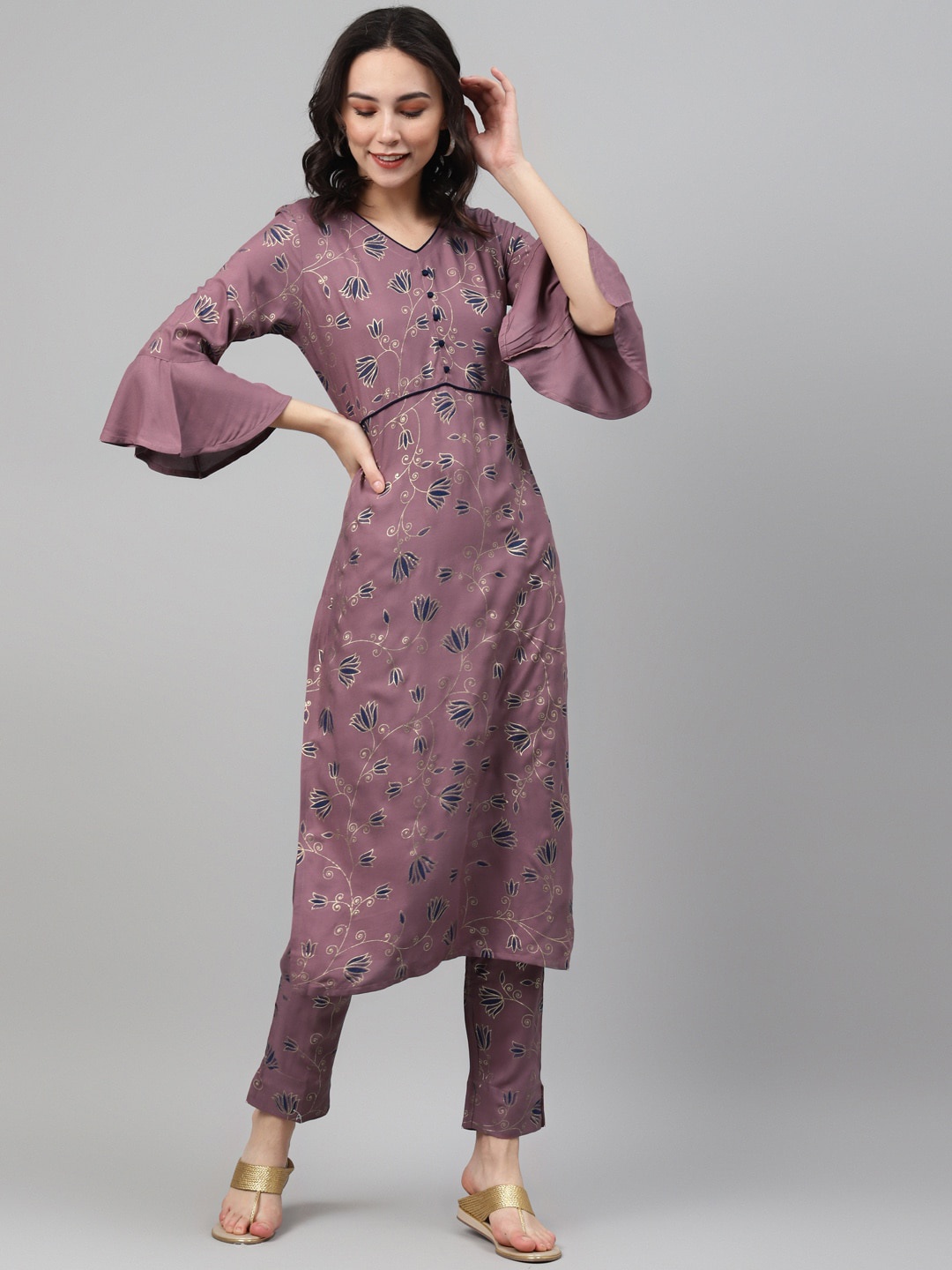 

ZIYAA Women Peach-Coloured & Black Floral Printed Bell Sleeves Kurta