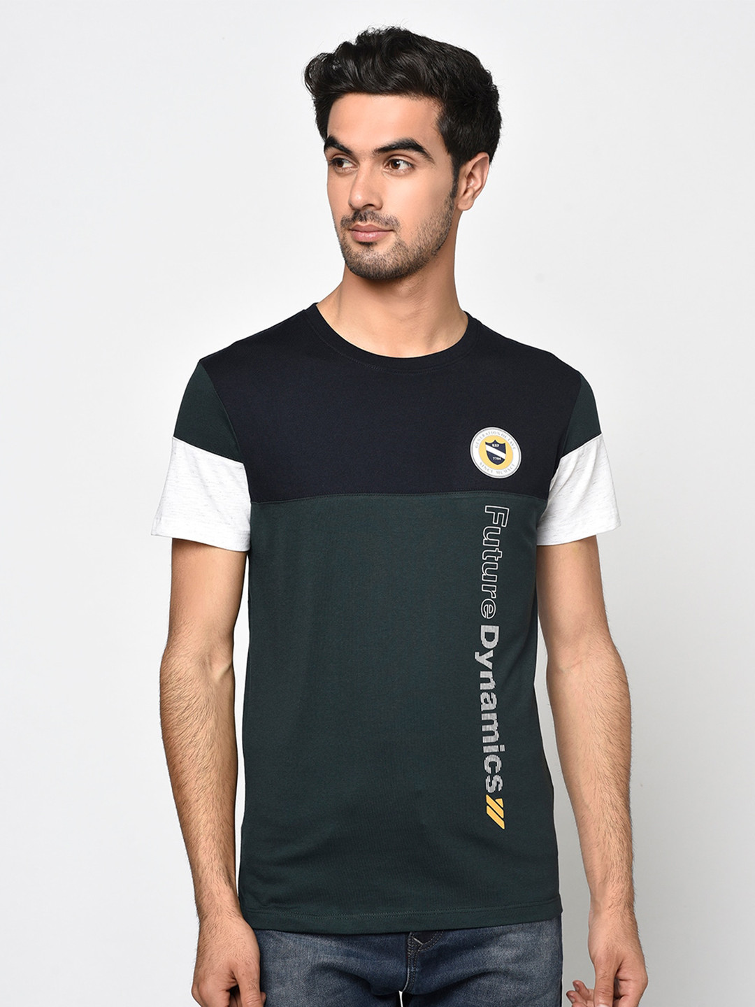 

Octave Men Green Colourblocked Round Neck T-shirt