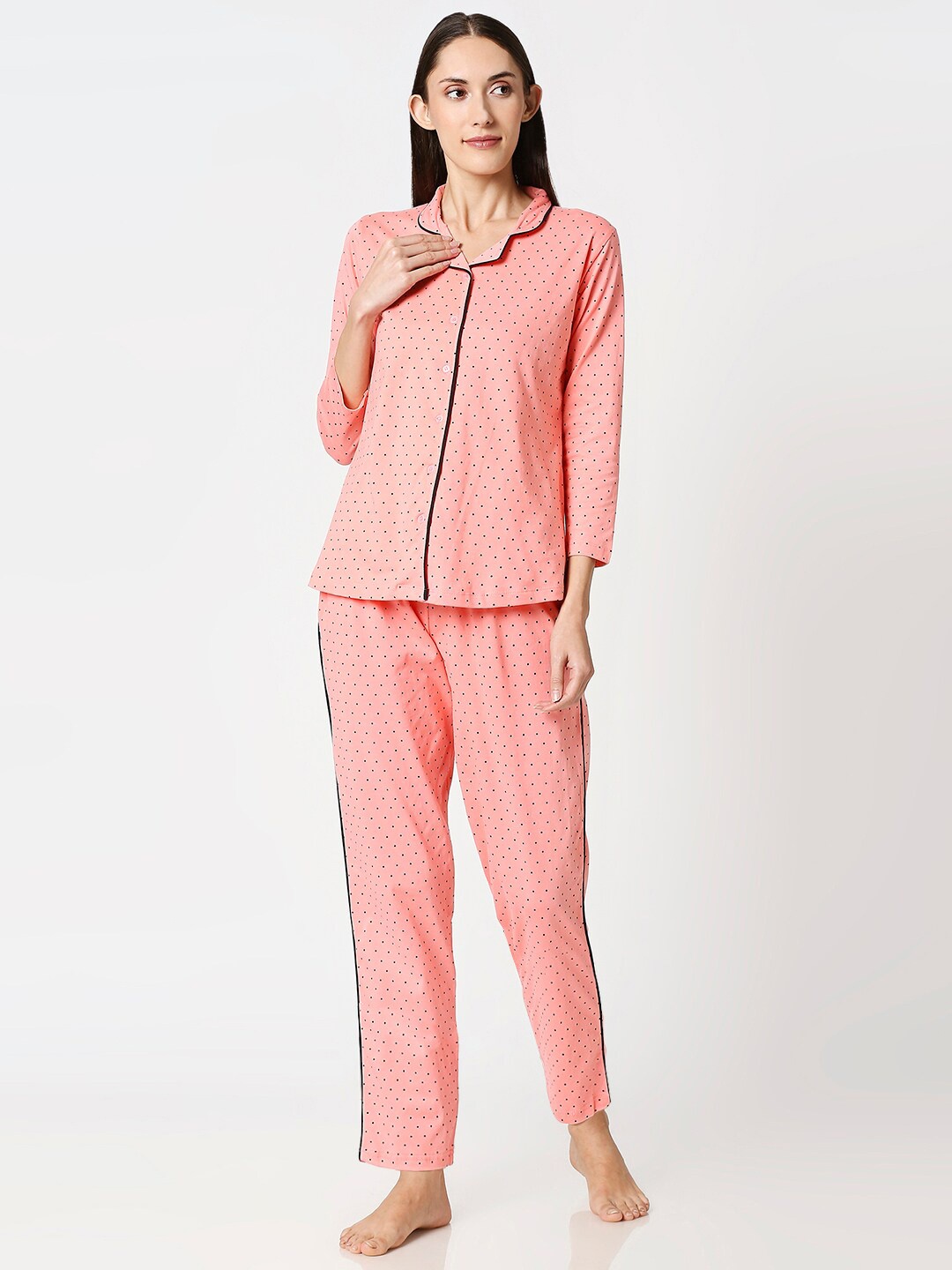 

AV2 Women Peach-Coloured & Black Polka Dots Printed Night suit