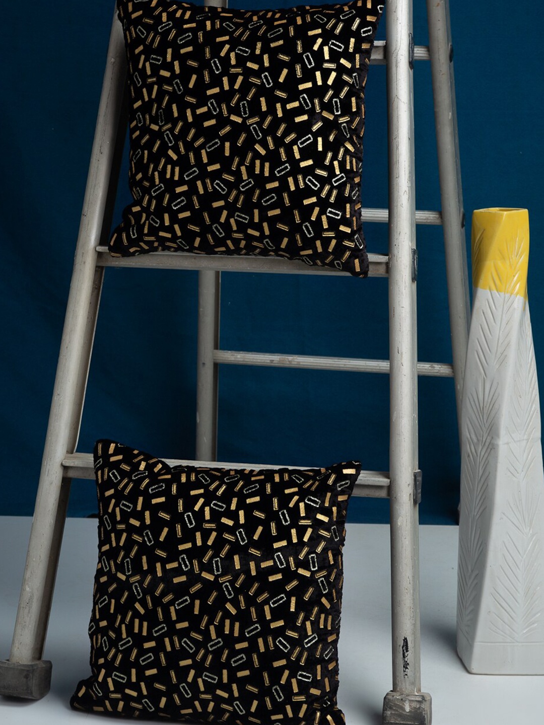 

HOSTA HOMES Black & Gold-Toned Set of 2 Geometric Square Cushion Covers