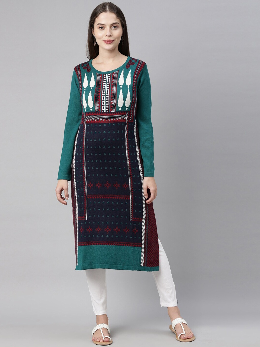 

Neerus Women Green & Navy Blue Geometric Acrylic Knitted Kurta
