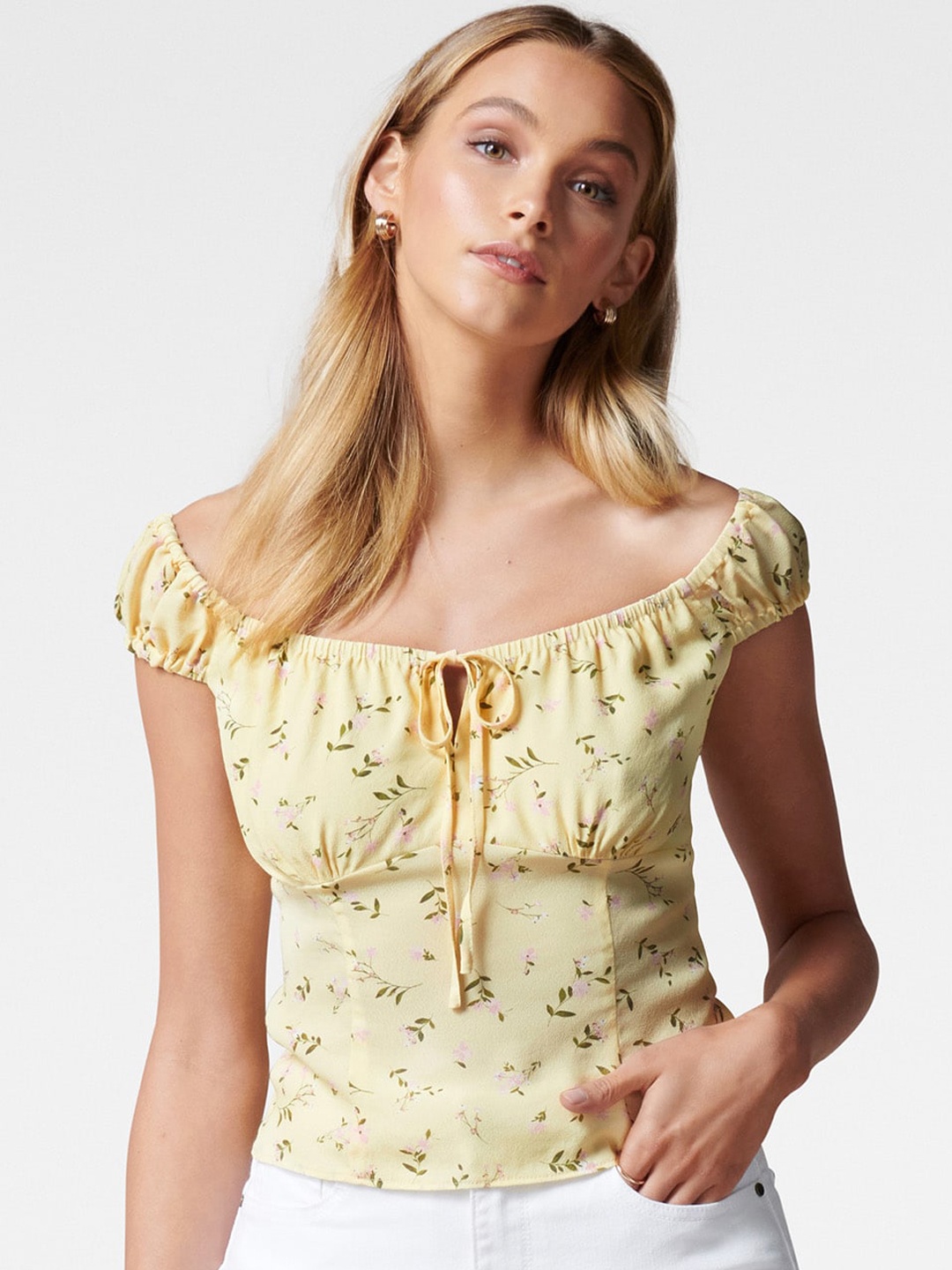 

Forever New Yellow Floral Crop Top