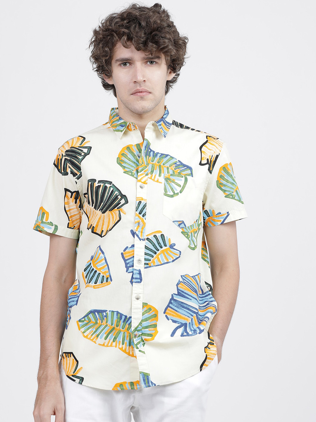 

HIGHLANDER Men Off-White & Green Slim Fit Printed Casual Shirt