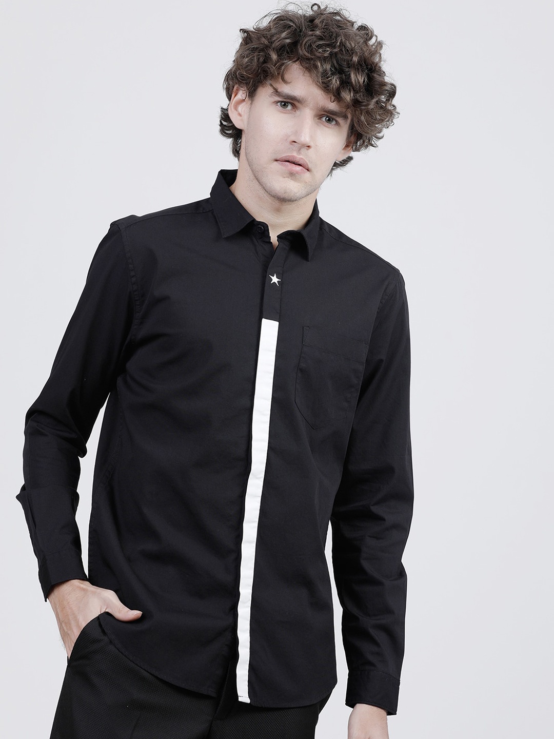 

HIGHLANDER Men Black Slim Fit Solid Casual Shirt