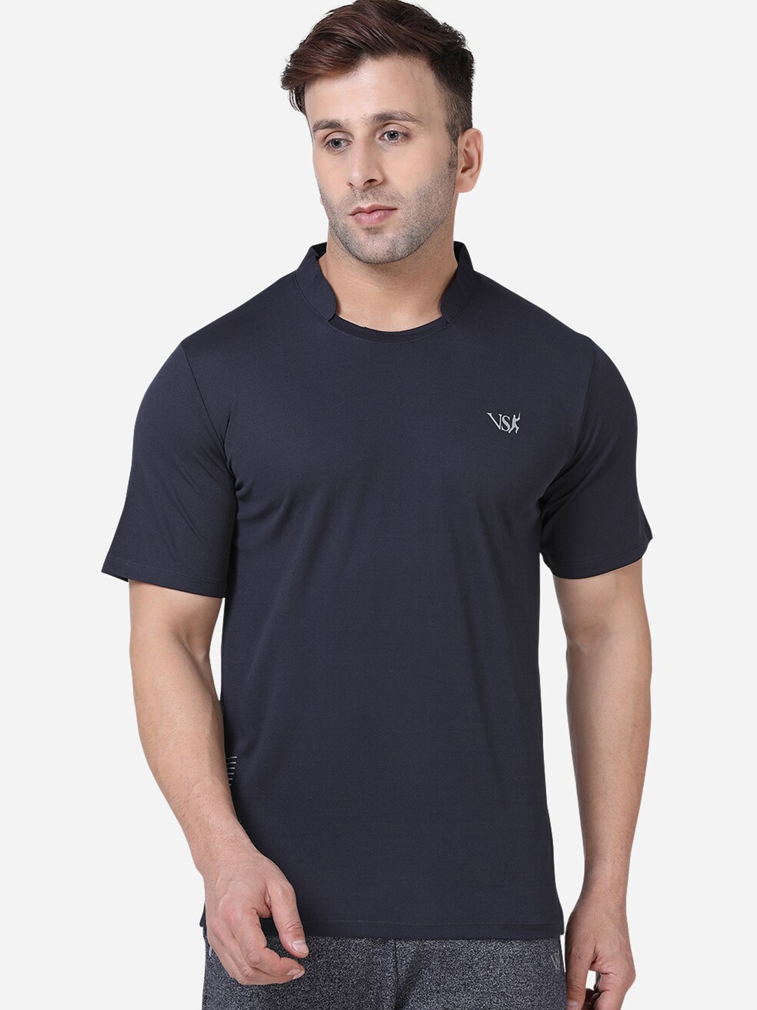 

VS by Sehwag Men Navy Blue Solid Mandarin Collar T-shirt