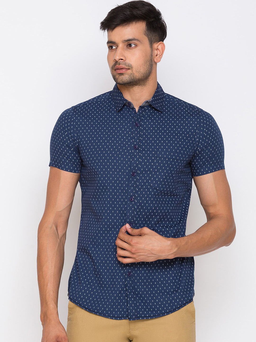 

Globus Men Navy Blue Regular Fit Printed Casual Shirt