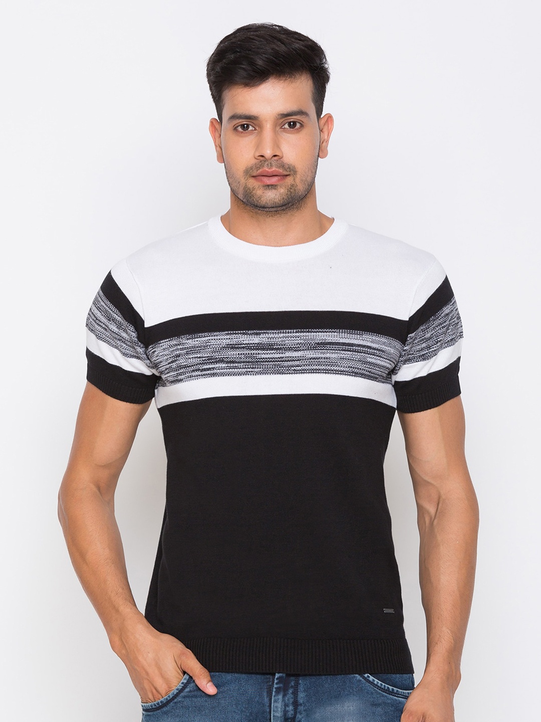 

Globus Men Black Striped Round Neck T-shirt