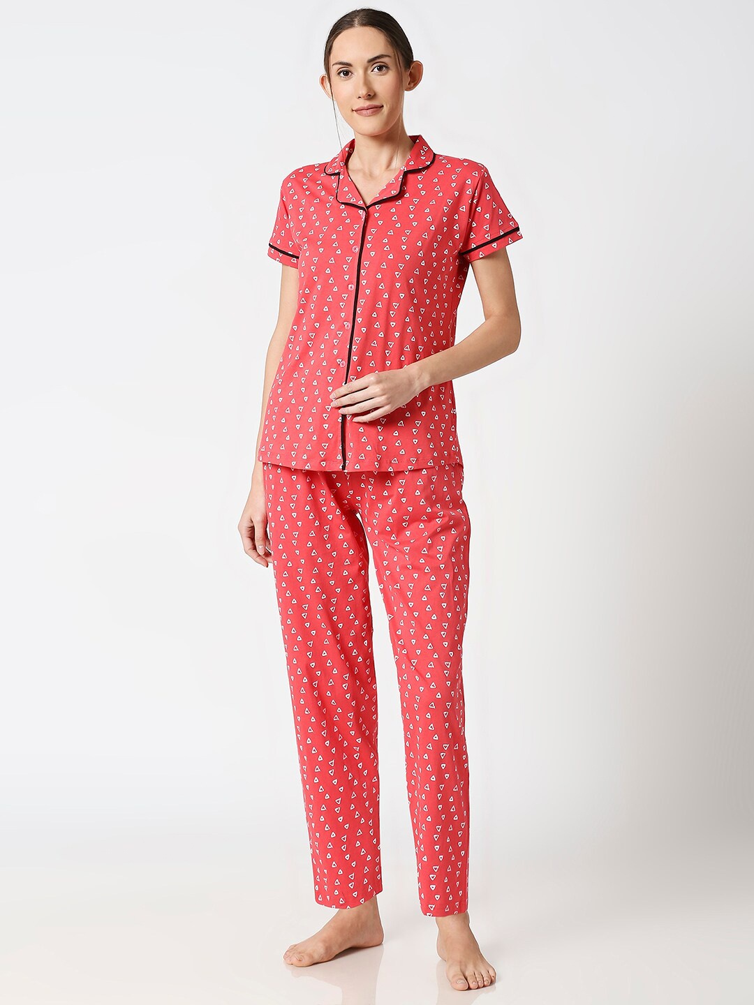 AV2 Women Red & White Printed Night suit