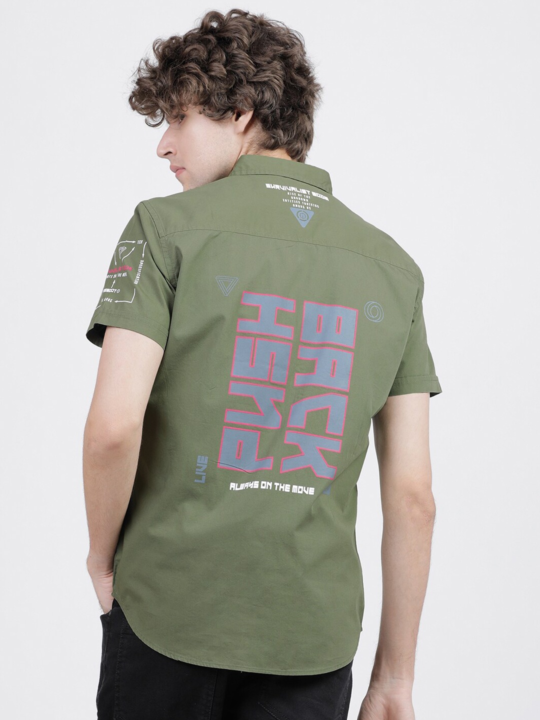 

LOCOMOTIVE Men Olive Green Cotton Slim Fit Printed Casual Shirt