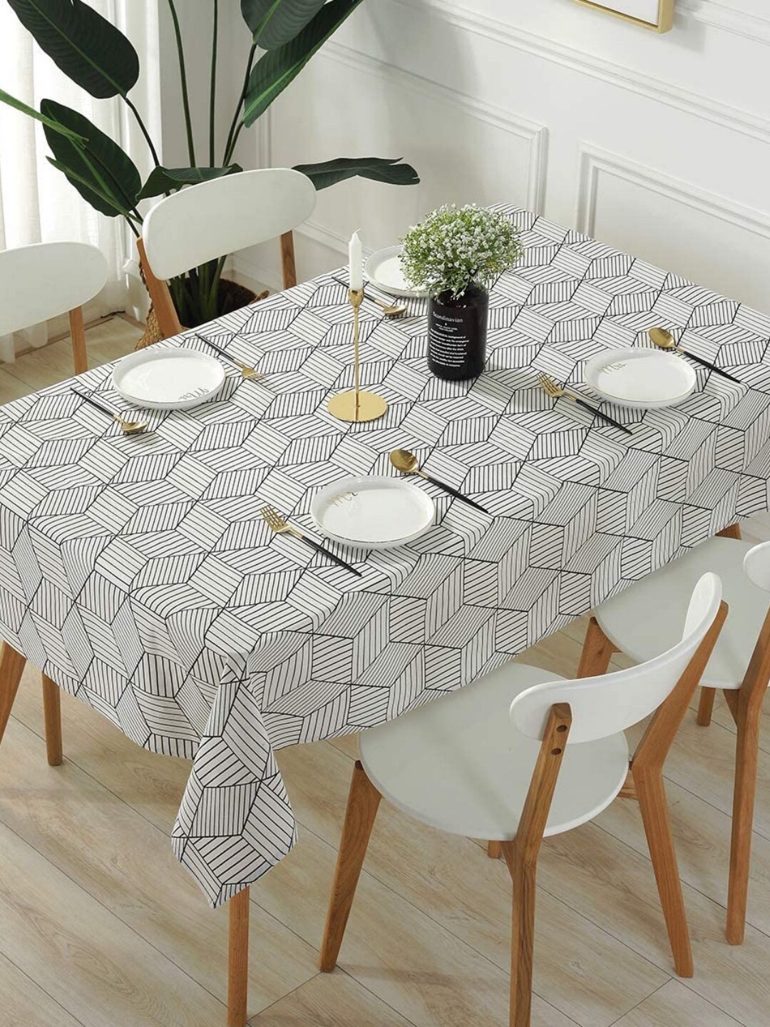 

MODERN HOMES Black & White Hand Printed Cotton 4-6 Seater Rectangular Table Cover