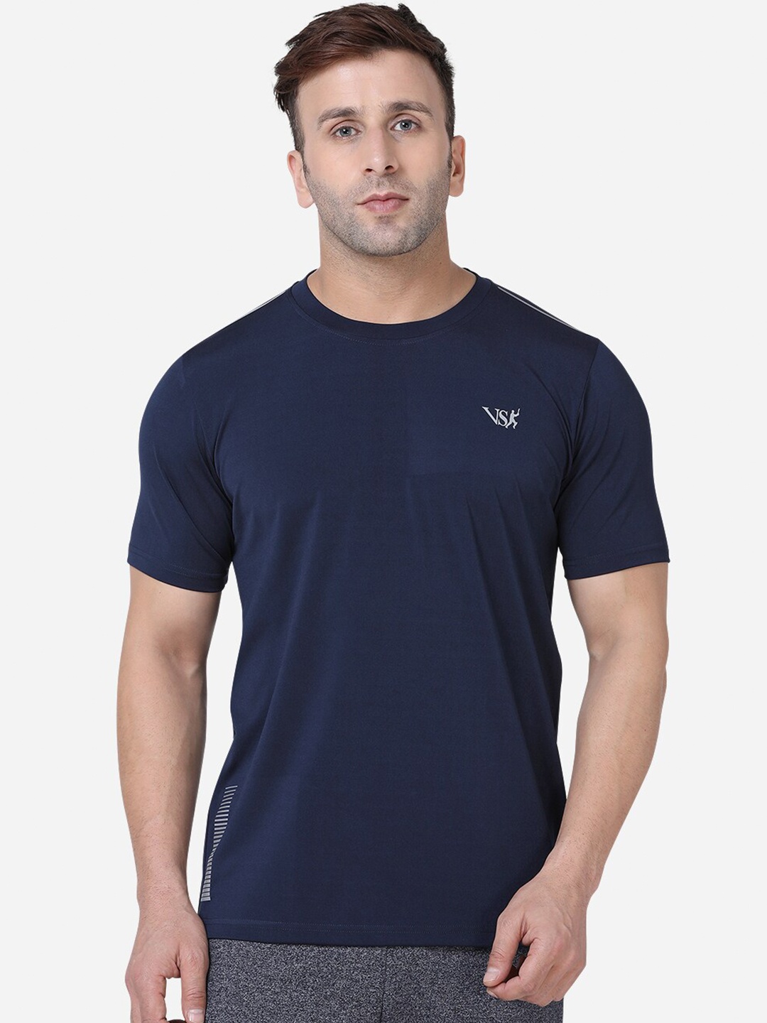 

VS by Sehwag Men Navy Blue Solid Round Neck T-shirt
