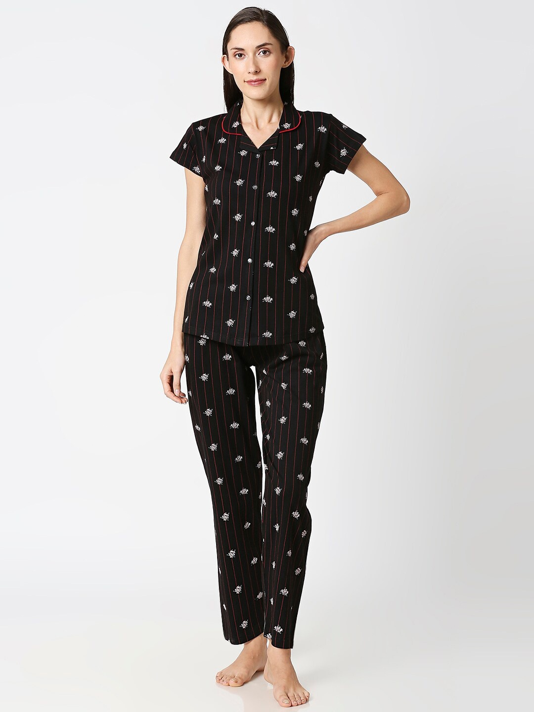 AV2 Women Black & Maroon Floral Printed Night suit