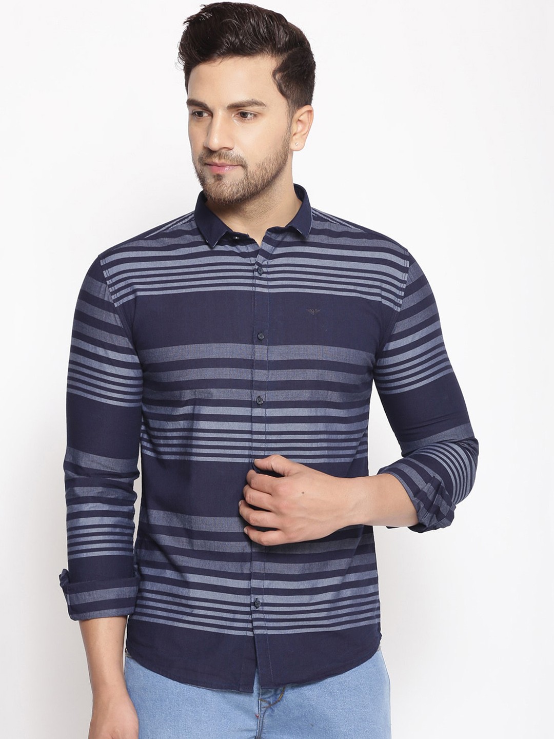 

SHOWOFF Men Navy Blue & White Cotton Classic Slim Fit Striped Casual Shirt