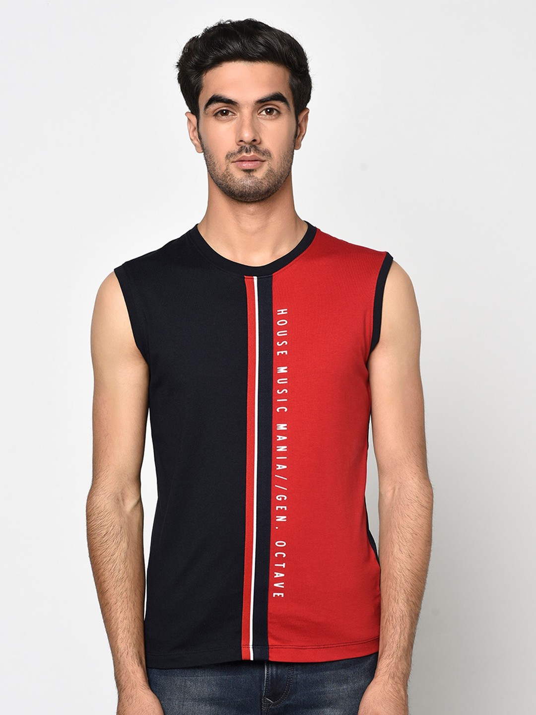 

Octave Men Navy Blue & Red Colourblocked Round Neck T-shirt