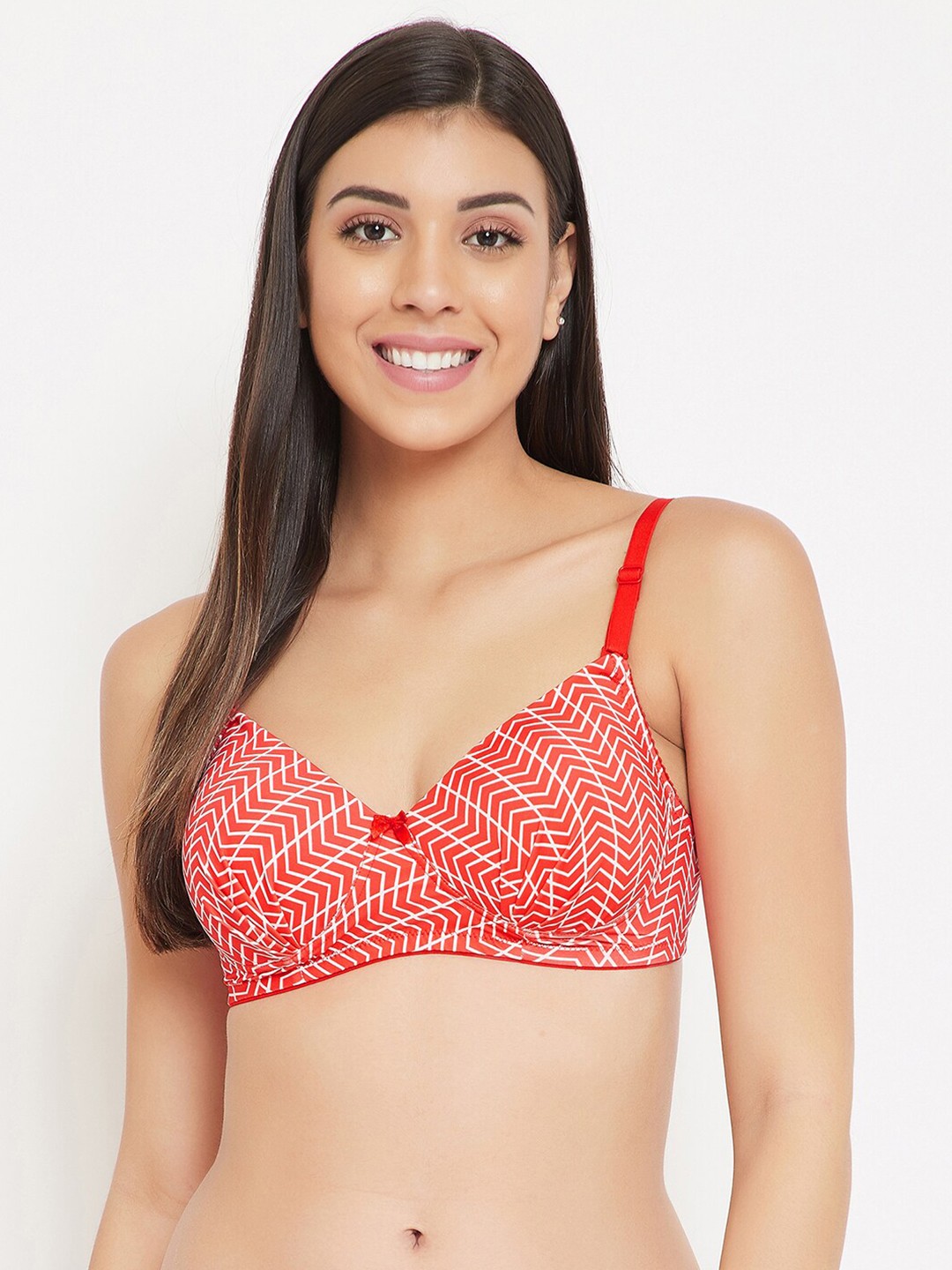 

Clovia Red & White Printed Non-Wired Lightly Padded T-shirt Bra BR0935B0432E