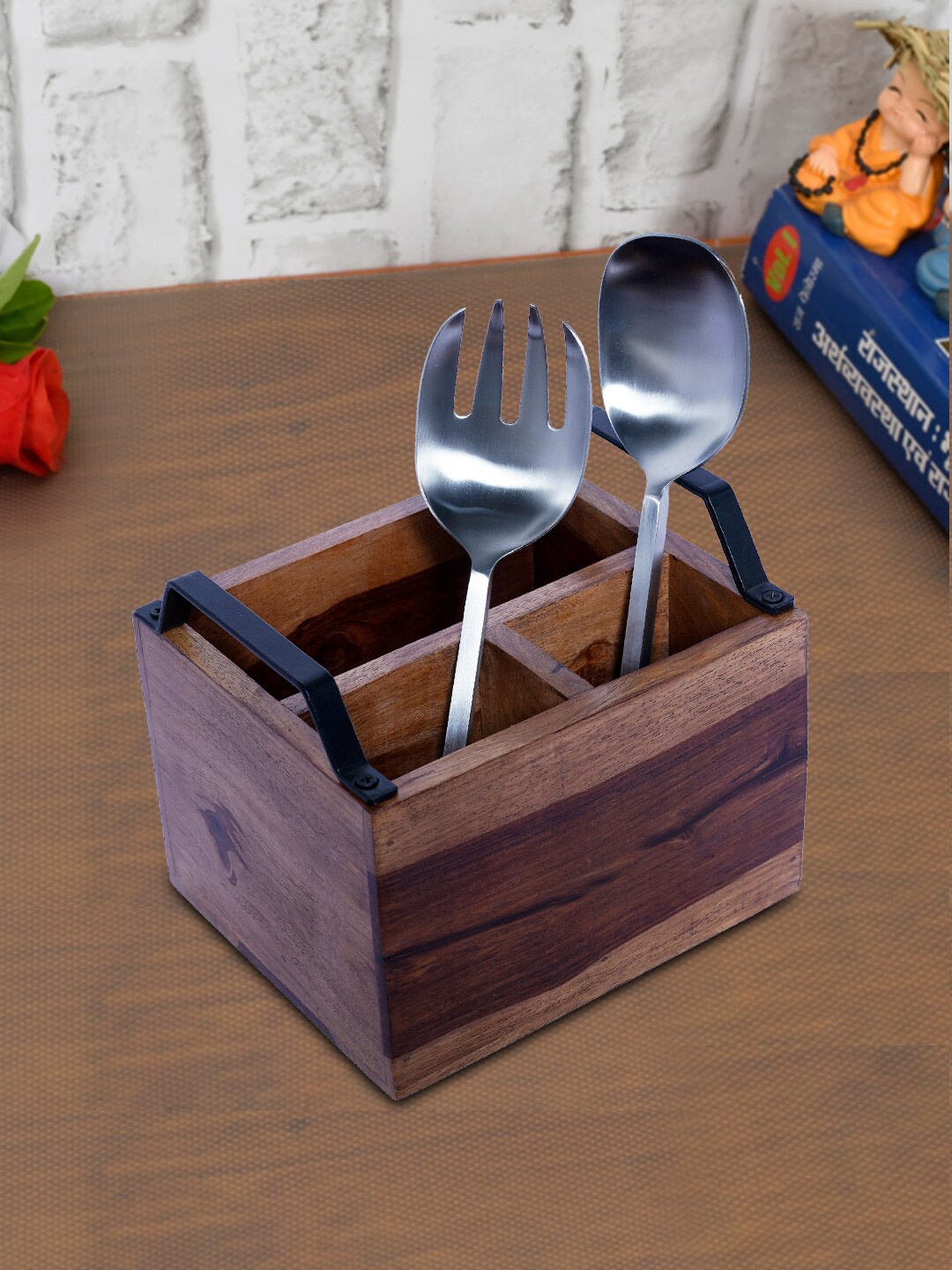 

nestroots Brown & Silver-Toned Stainless Steel Cutlery Set With Wooden Stand