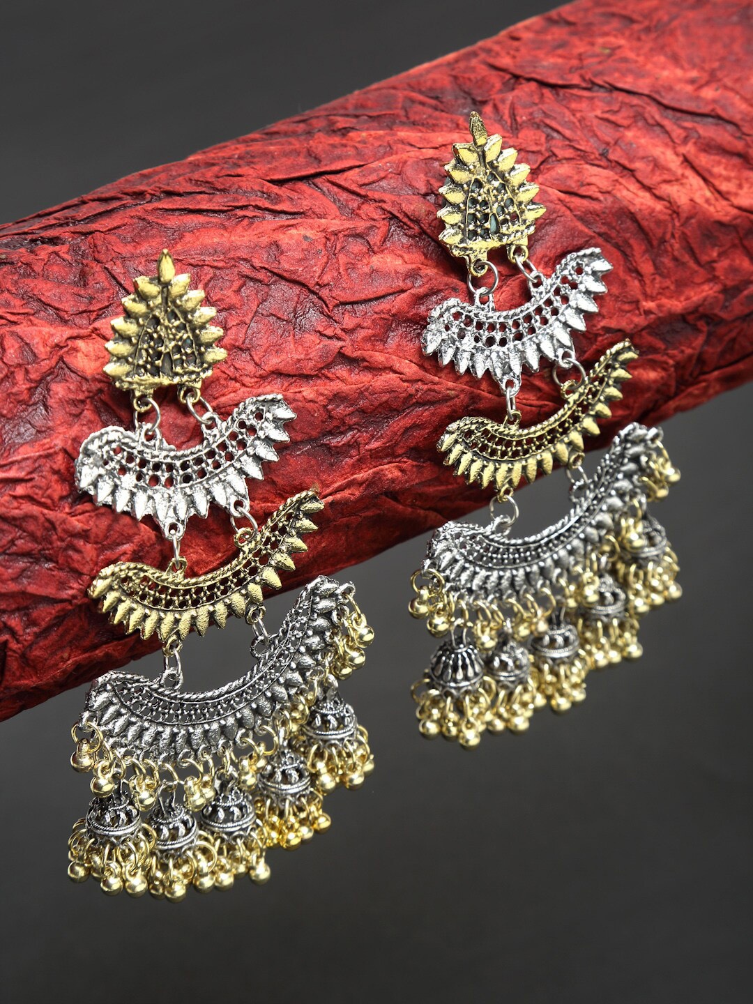 

NEUDIS Silver & Gold-Toned Oxidised Triangular Chandbalis