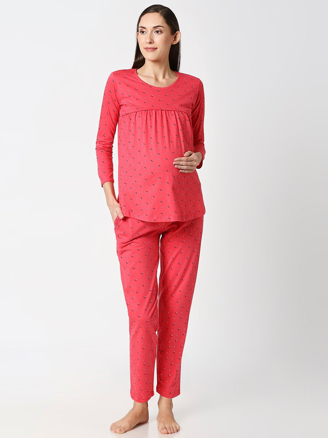 

AV2 Women Red & White Printed Night suit