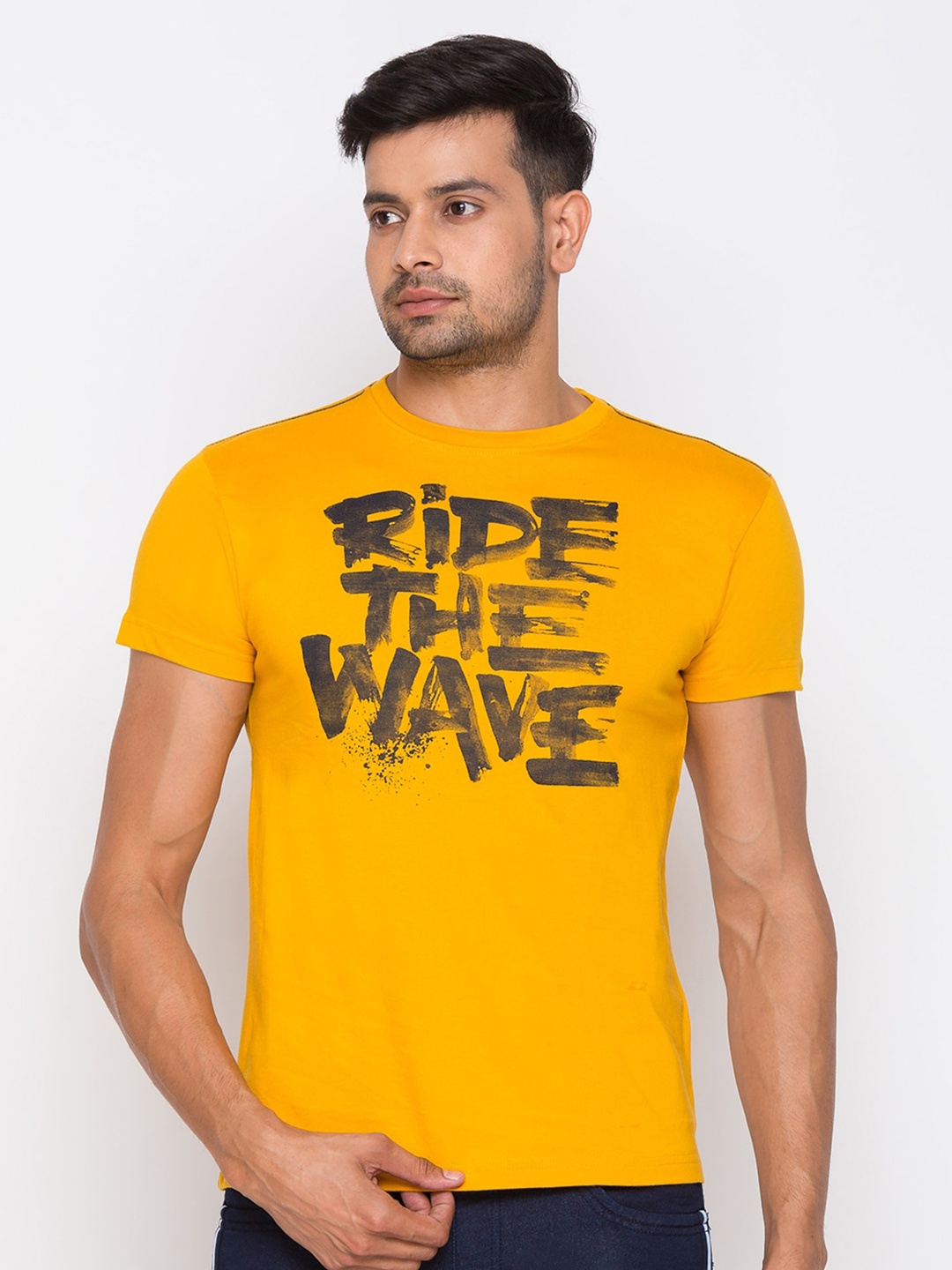 

Globus Men Mustard Printed Round Neck T-shirt