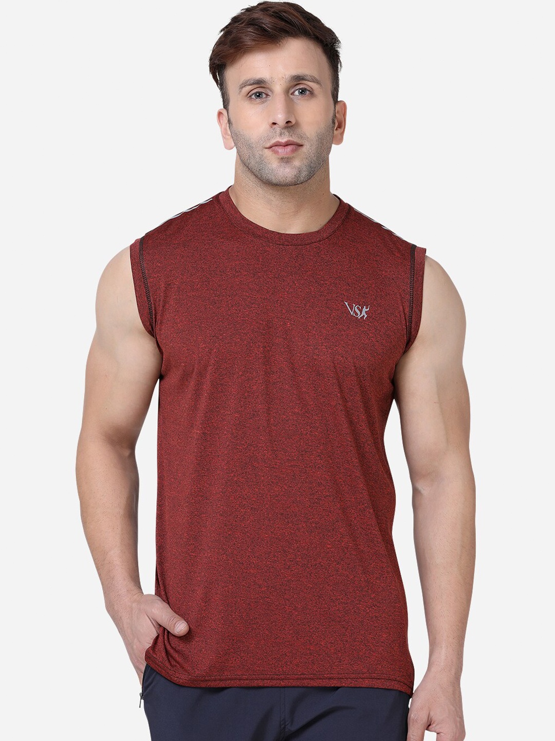

VS by Sehwag Men Rust Brown Solid Round Neck T-shirt