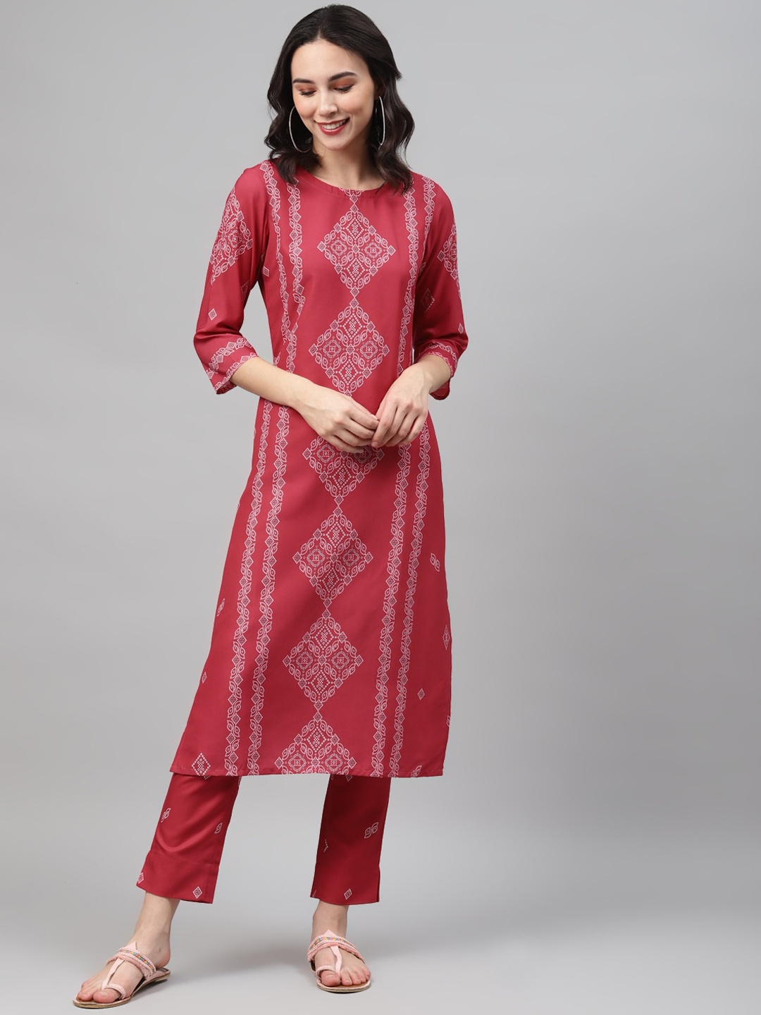 

ZIYAA Women Red Geometric Printed Round Neck Kurta