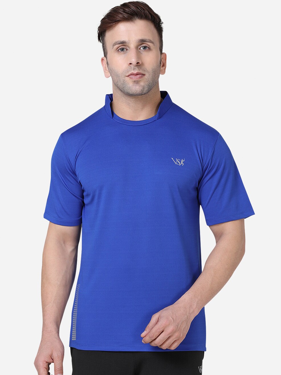 

VS by Sehwag Men Blue Solid Round Neck T-shirt