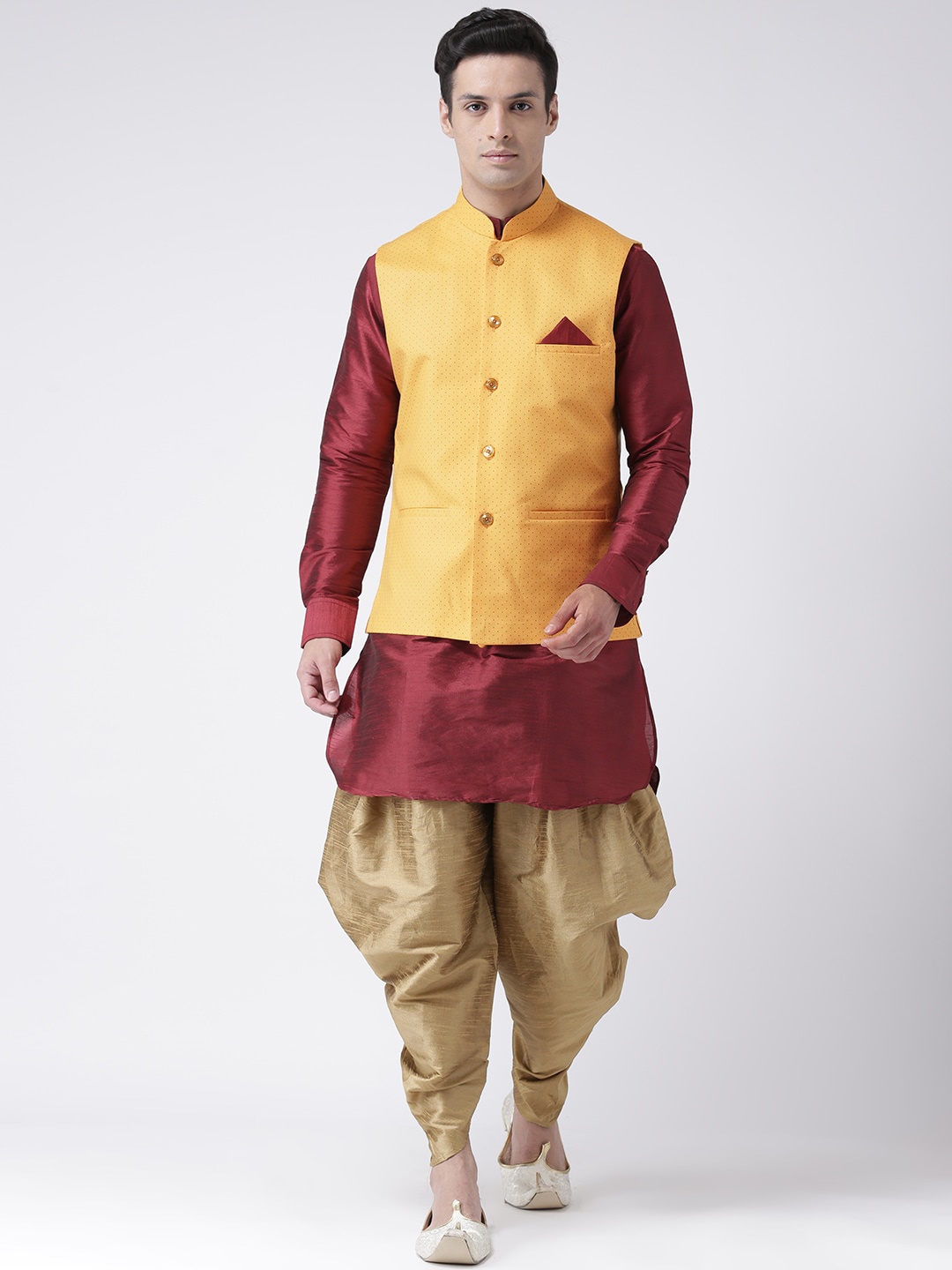 

DEYANN Men Red & Gold-Toned Solid Kurta with Patiala & Nehru Jacket