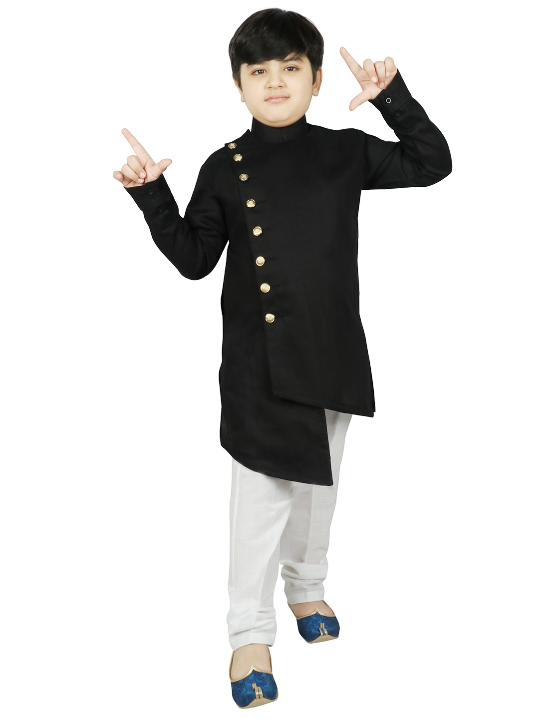 

SG YUVRAJ Boys Black & White Solid Kurta with Pyjamas