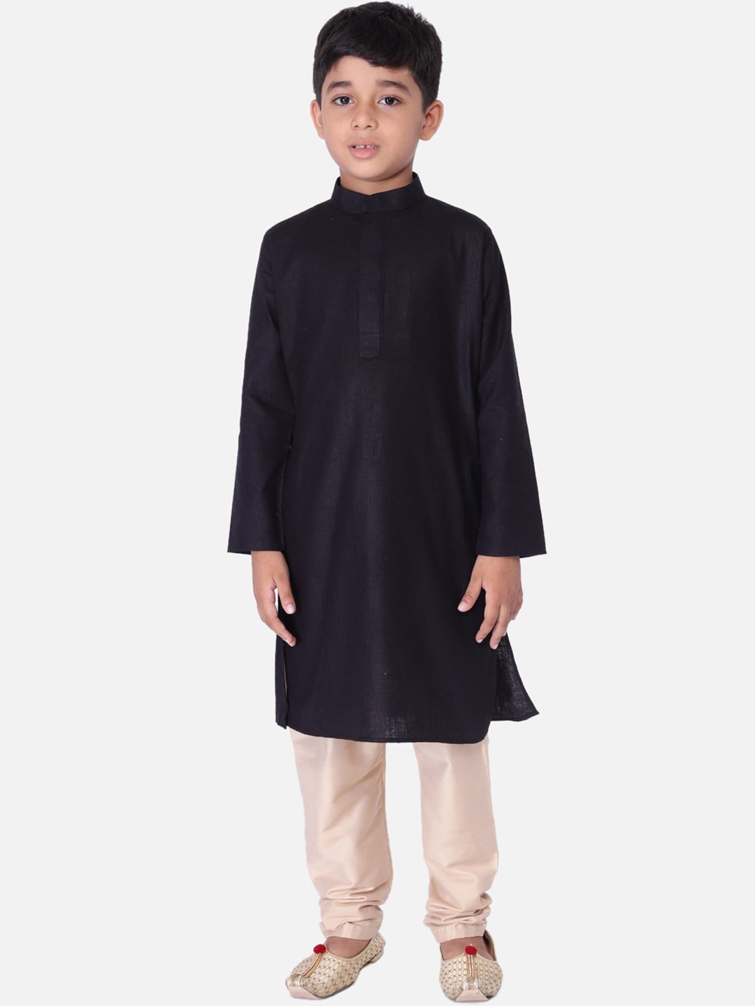 

TABARD Boys Black & Cream-Coloured Solid Cotton Kurta with Churidar