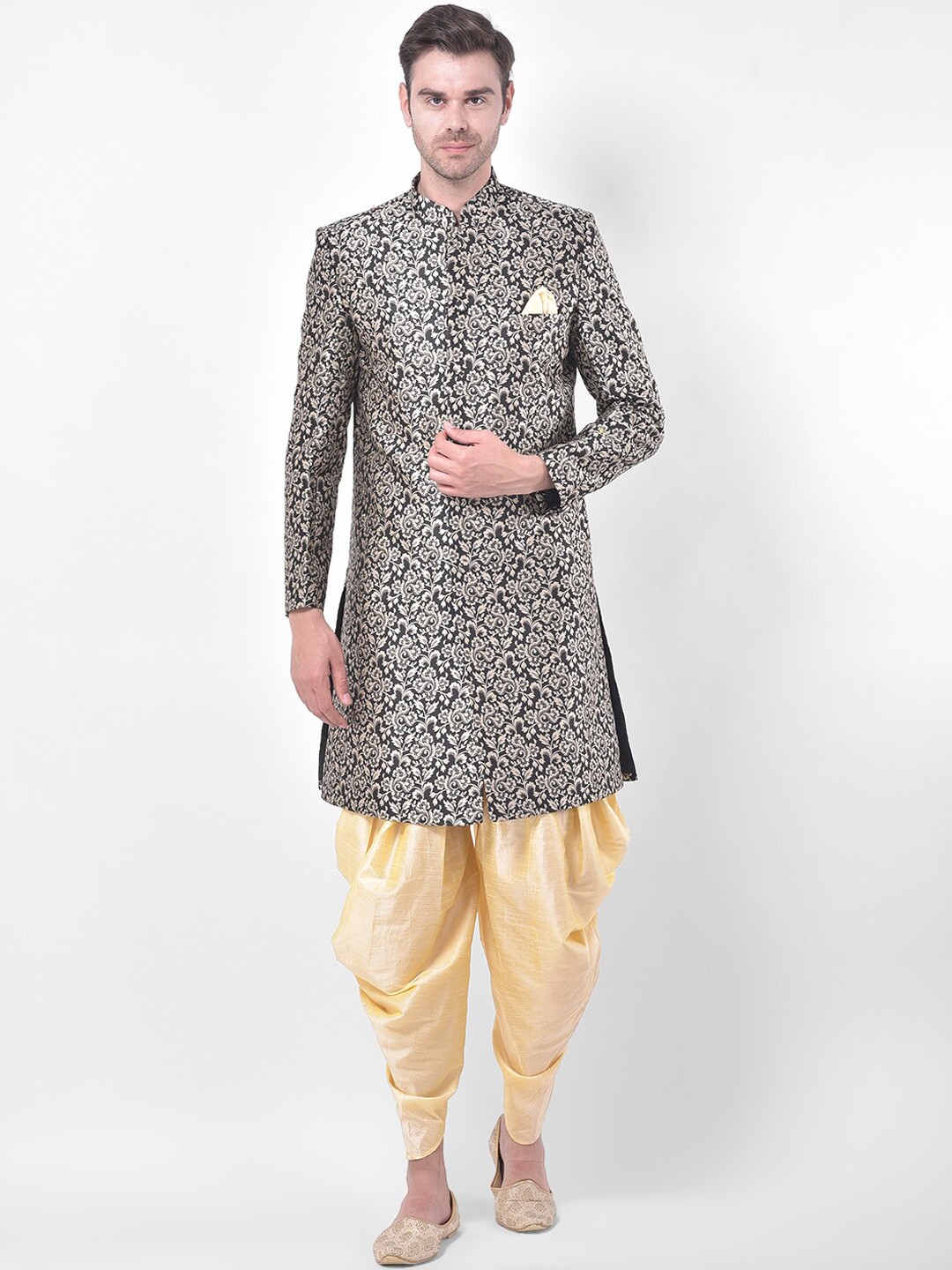 DEYANN Men Black & Gold-Coloured Woven-Design Jacquard & Dupion Silk Sherwani Set