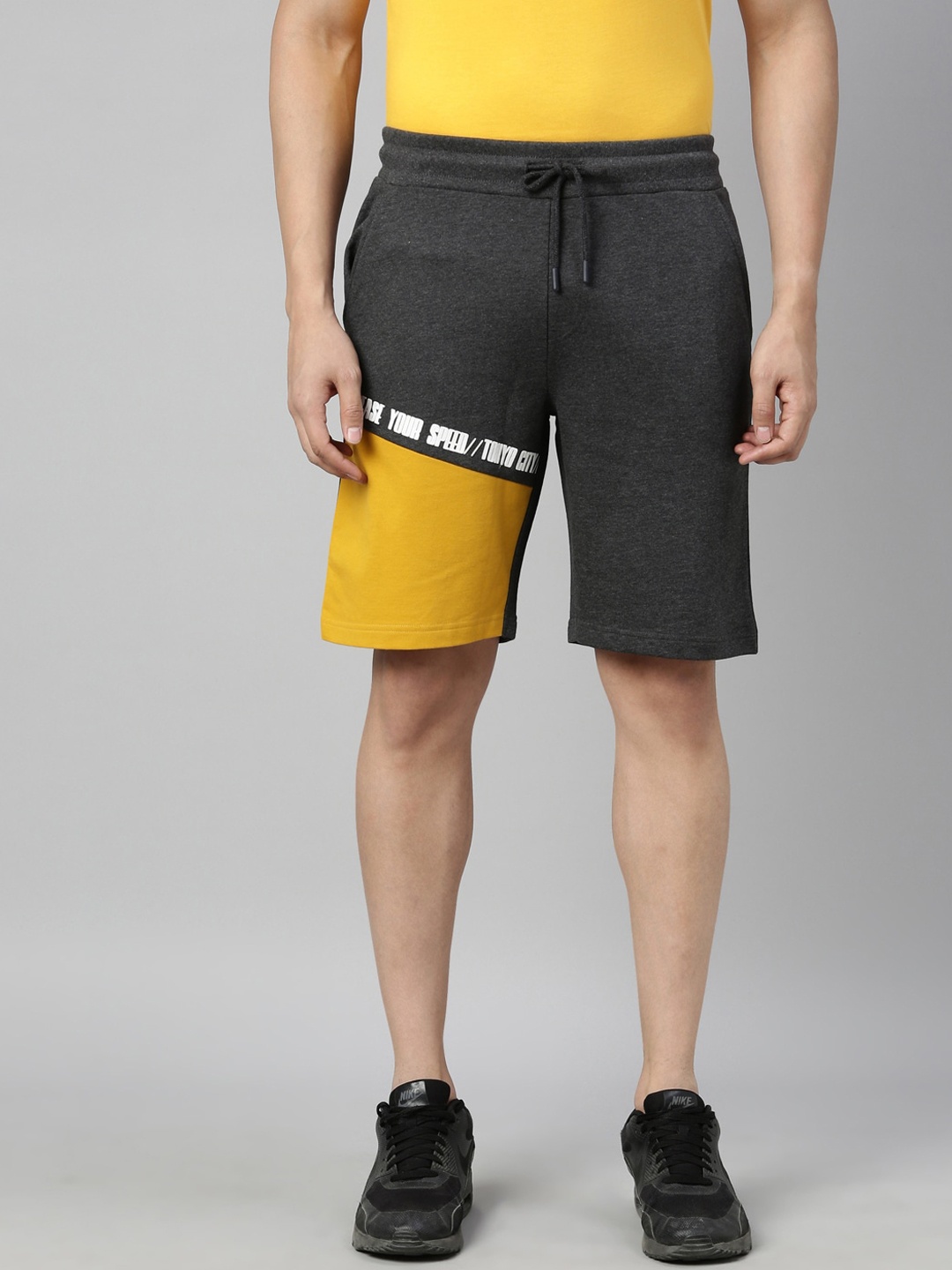 

3PIN Men Charcoal Colourblocked Regular Fit Regular Shorts
