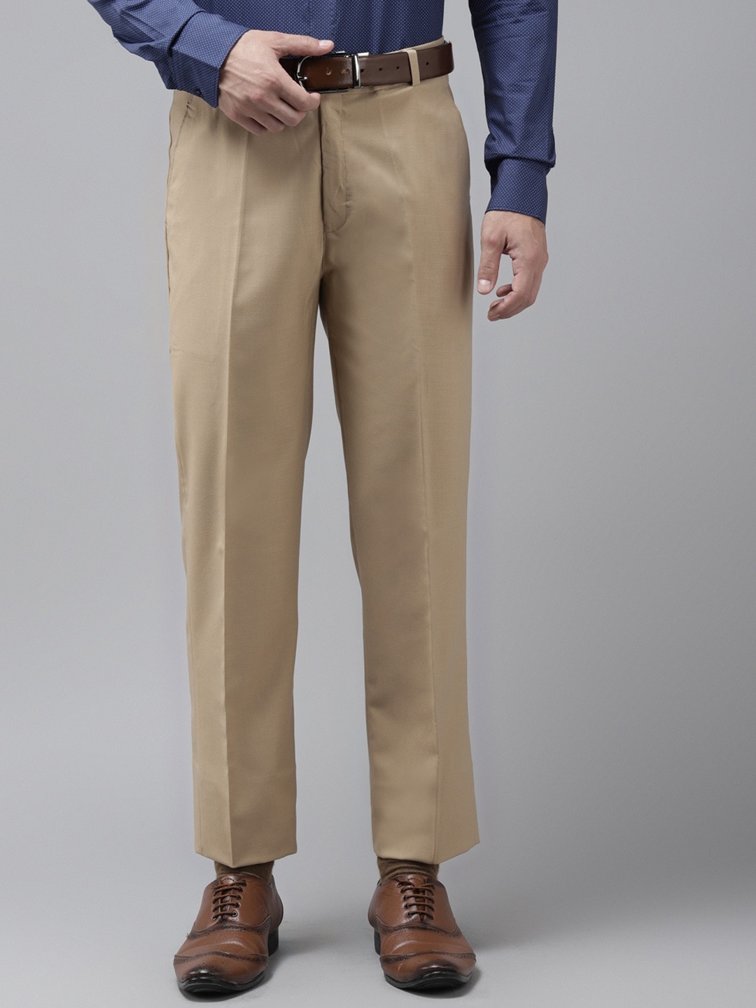 hangup trend Men Beige Regular Fit Solid Formal Trousers