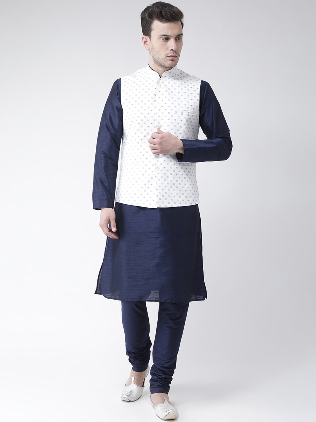 

DEYANN Men Navy Blue Solid Kurta Set with Nehru Jacket