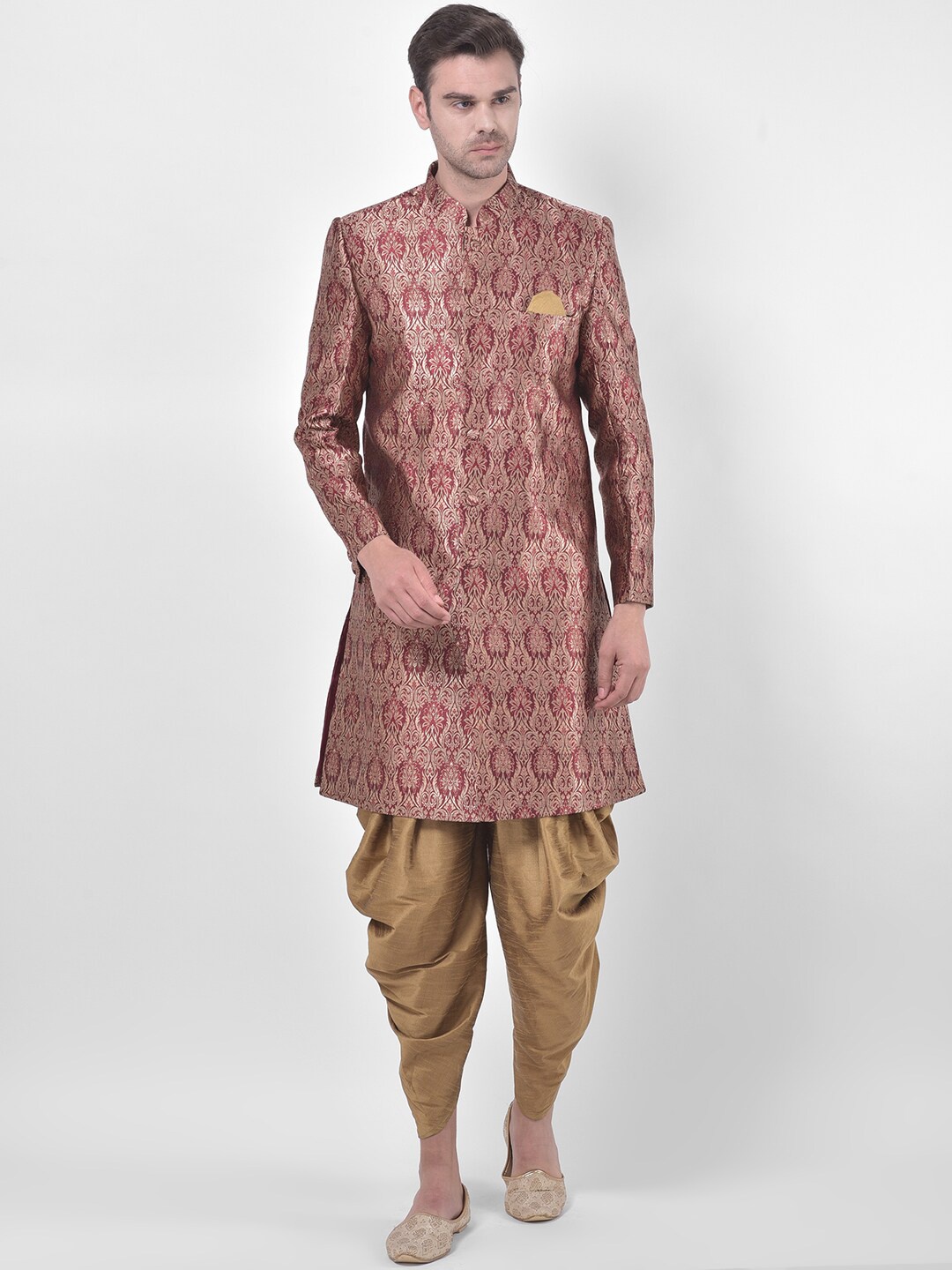 

DEYANN Men Maroon & Gold-Coloured Woven-Design Jacquard & Dupion Silk Sherwani Set