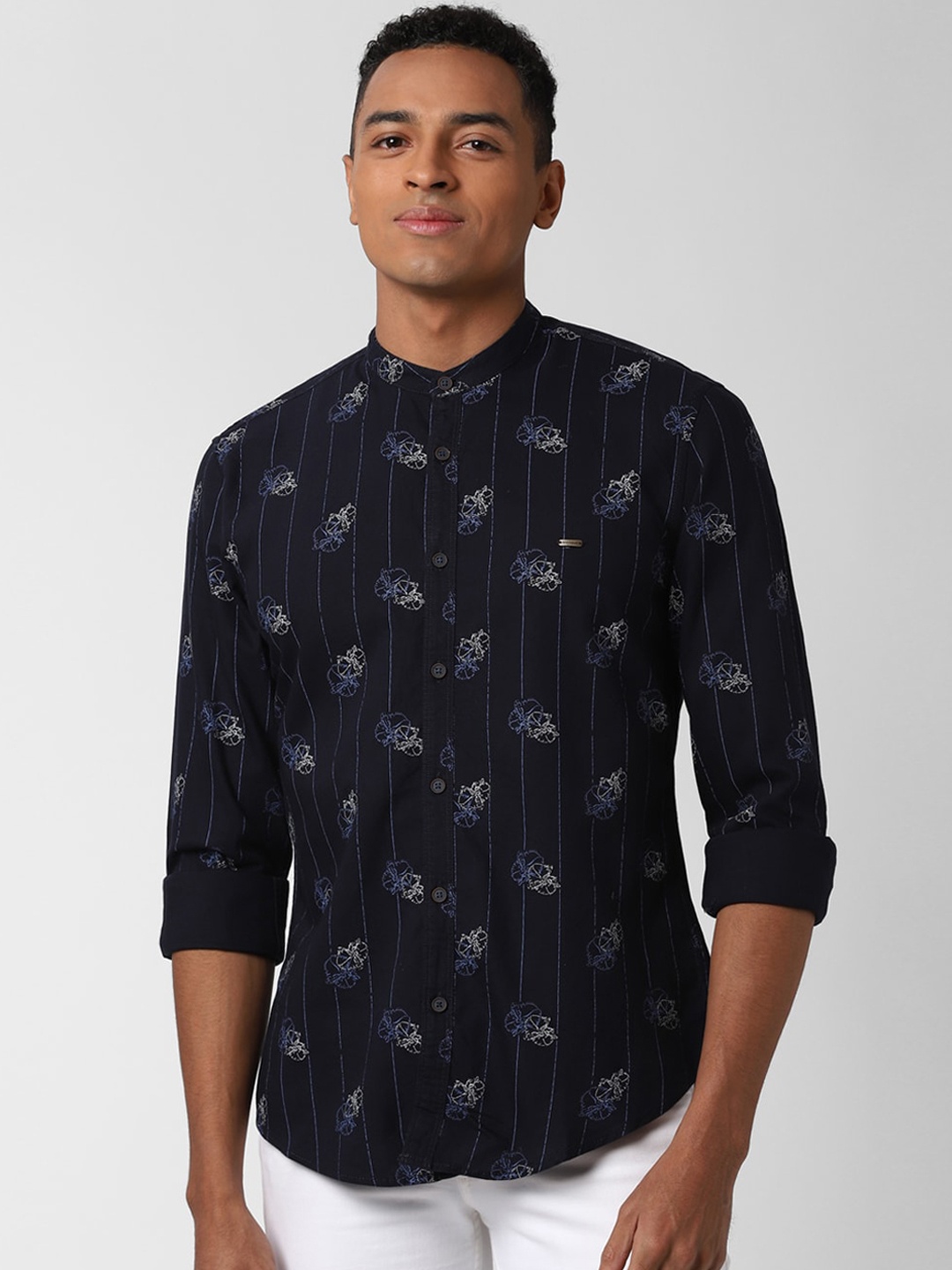

Peter England Casuals Men Navy Blue Slim Fit Printed Pure Cotton Casual Shirt