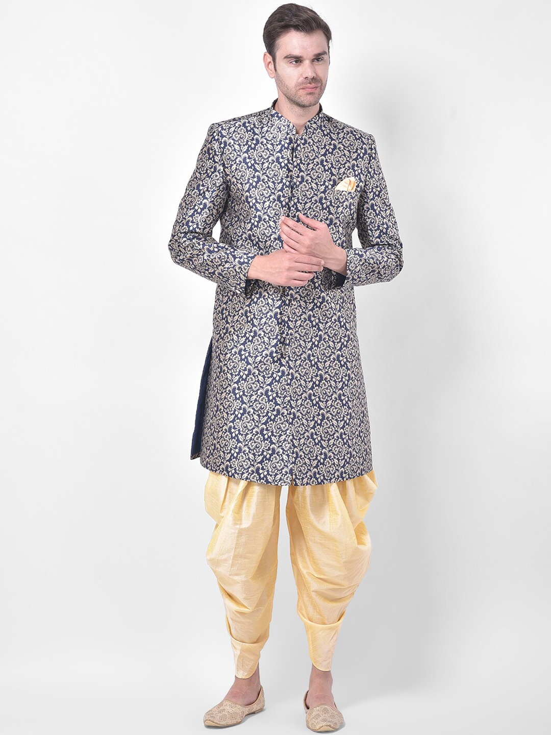

DEYANN PLUS Men Navy Blue & Gold-Coloured Woven-Design Jacquard & Dupion Silk Sherwani Set