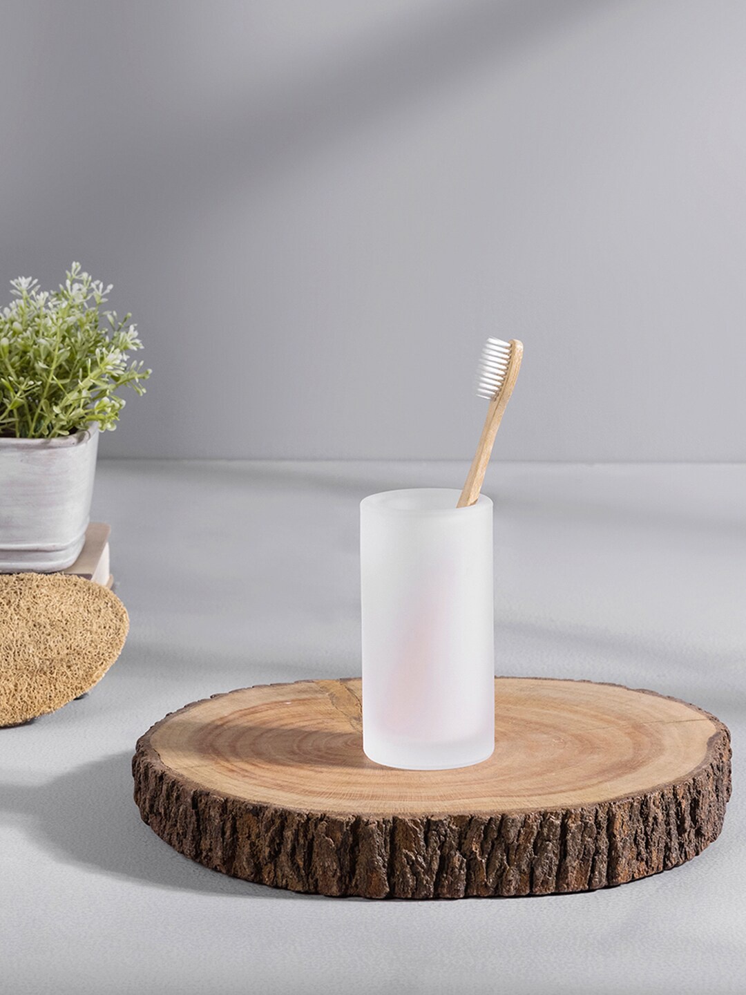 

Pure Home and Living White Solid Moderno Glass Tumbler