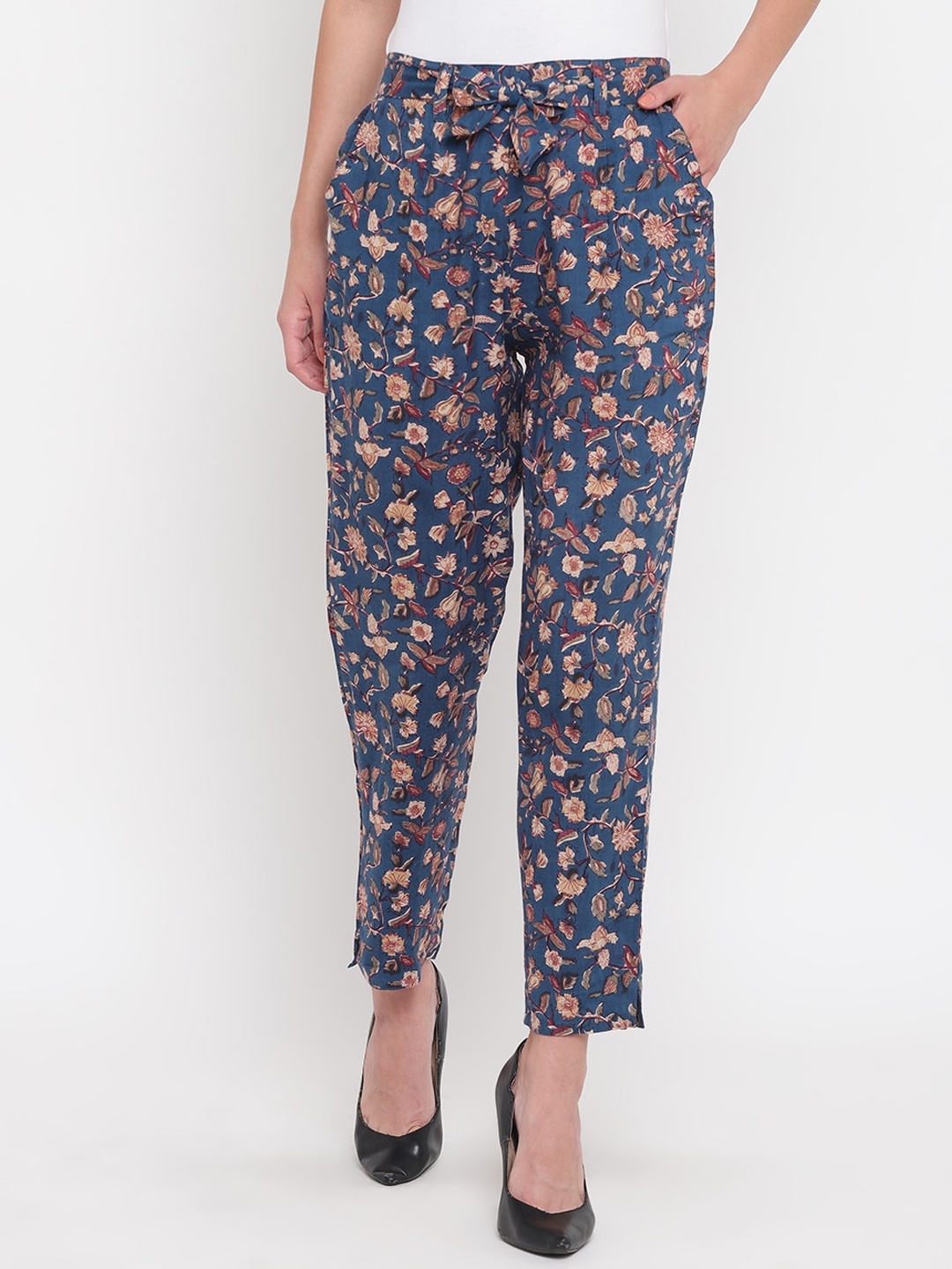 

Aawari Women Blue & Beige Regular Fit Printed Regular Trousers