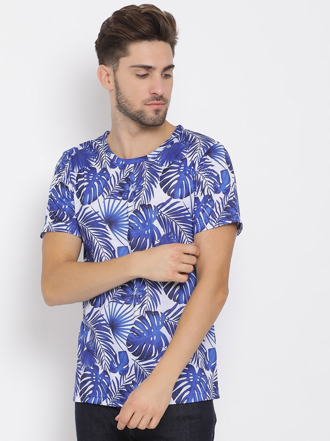 

hangup trend Men Blue White Printed Round Neck Pure Cotton T-shirt