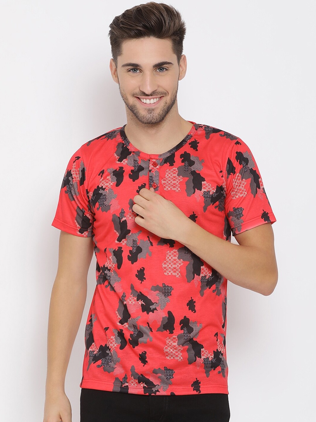 

Hangup Men Orange & Black Printed Henley Neck T-shirt