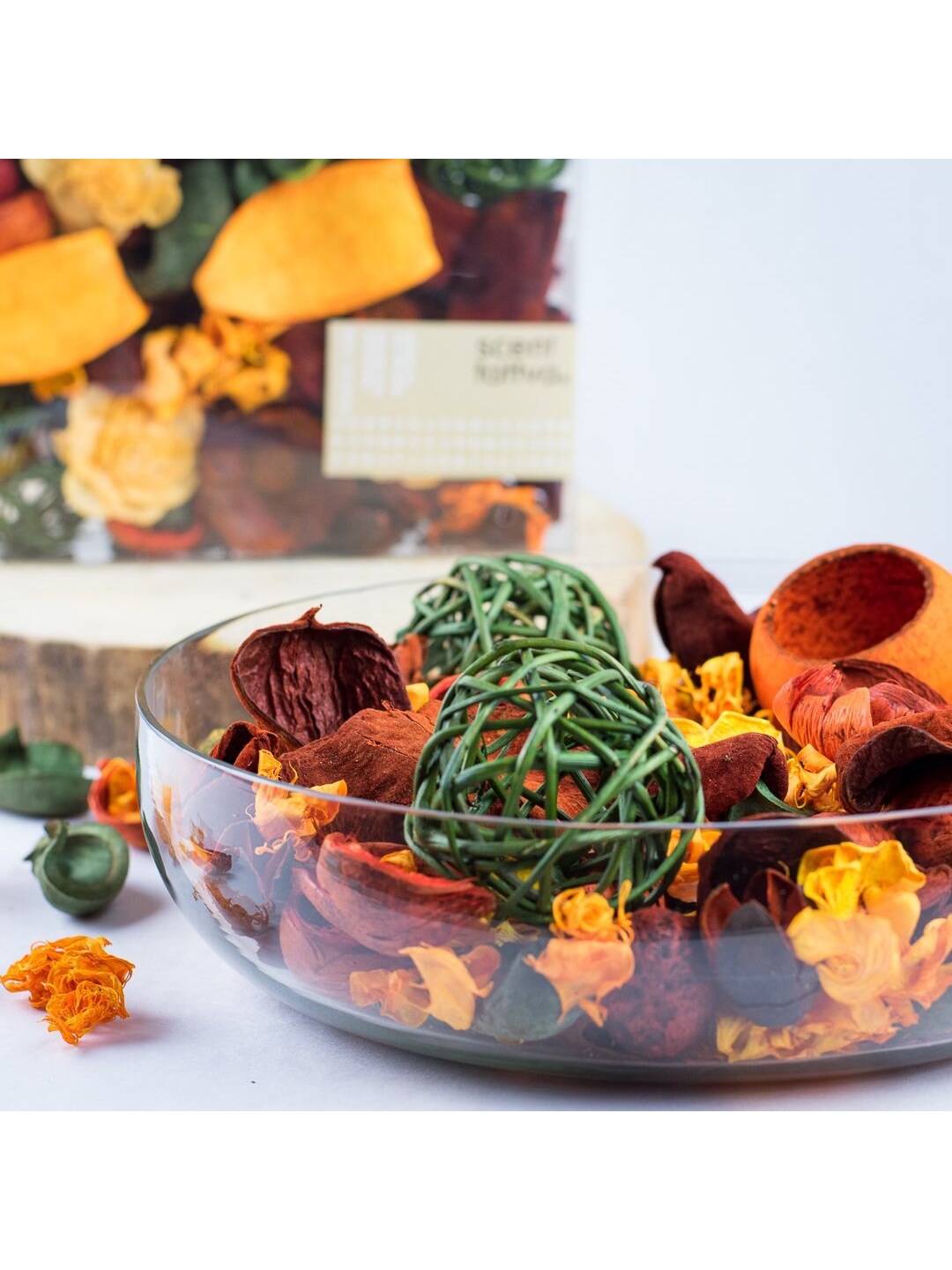 

happywagon Yellow & Brown Tropical Fruit Essential Oil Infused Potpourri