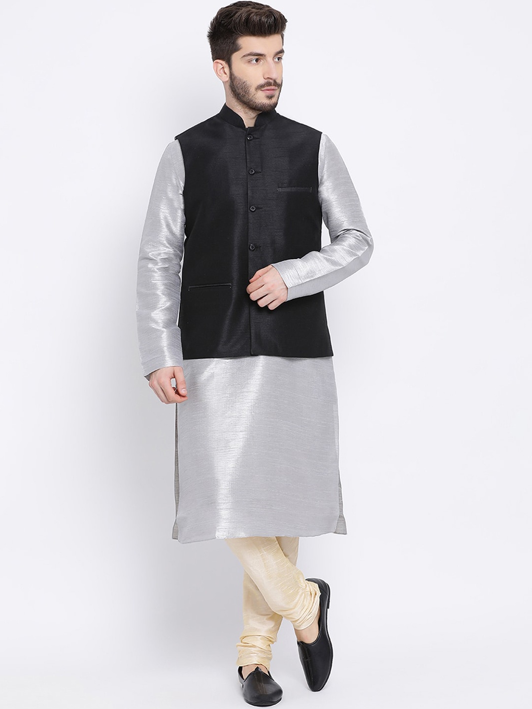 

NAMASKAR Men Silver-Toned & Cream-Coloured Solid Kurta with Churidar & Nehru Jacket