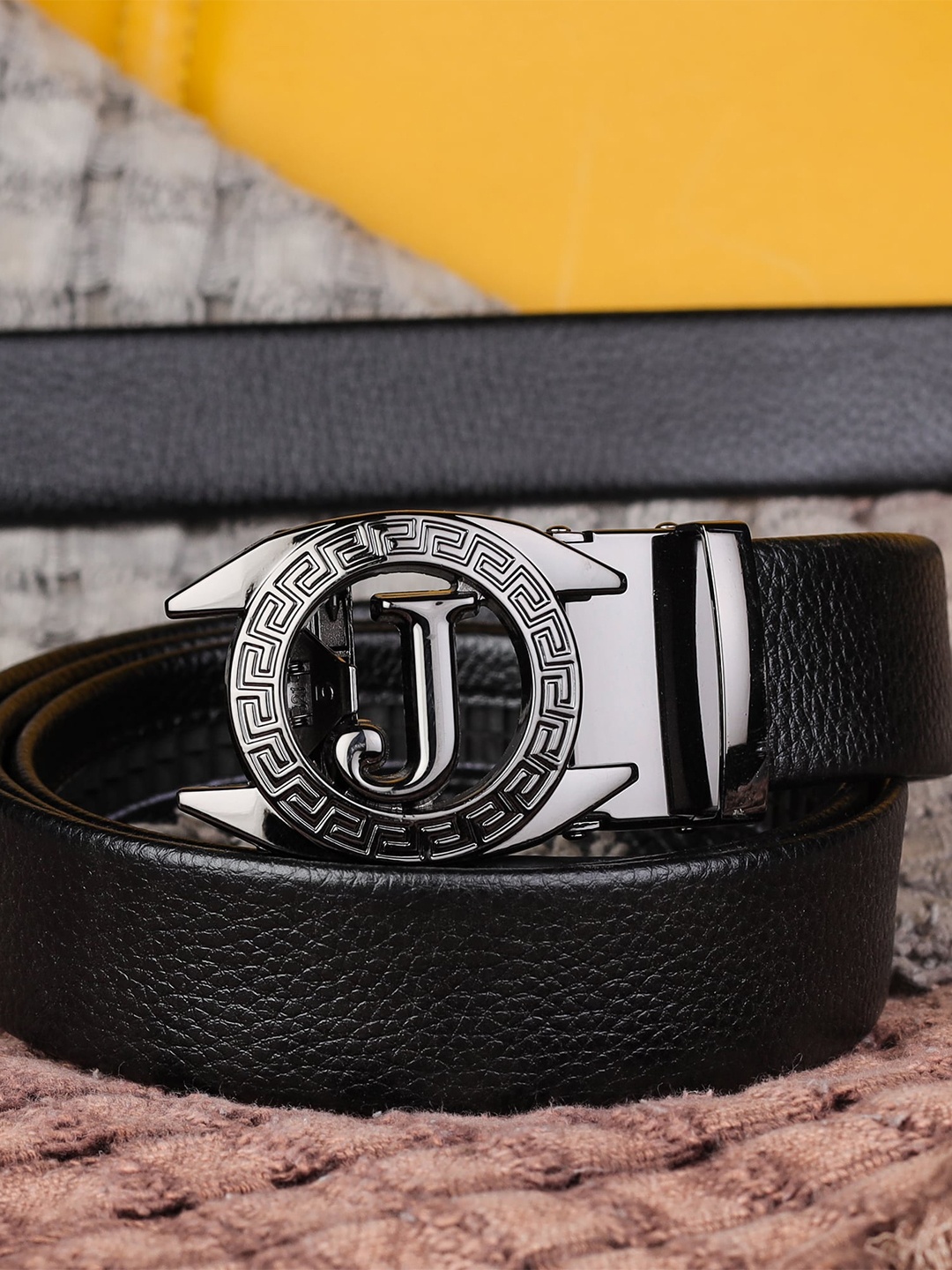 

Kastner Men Black Textured Belt