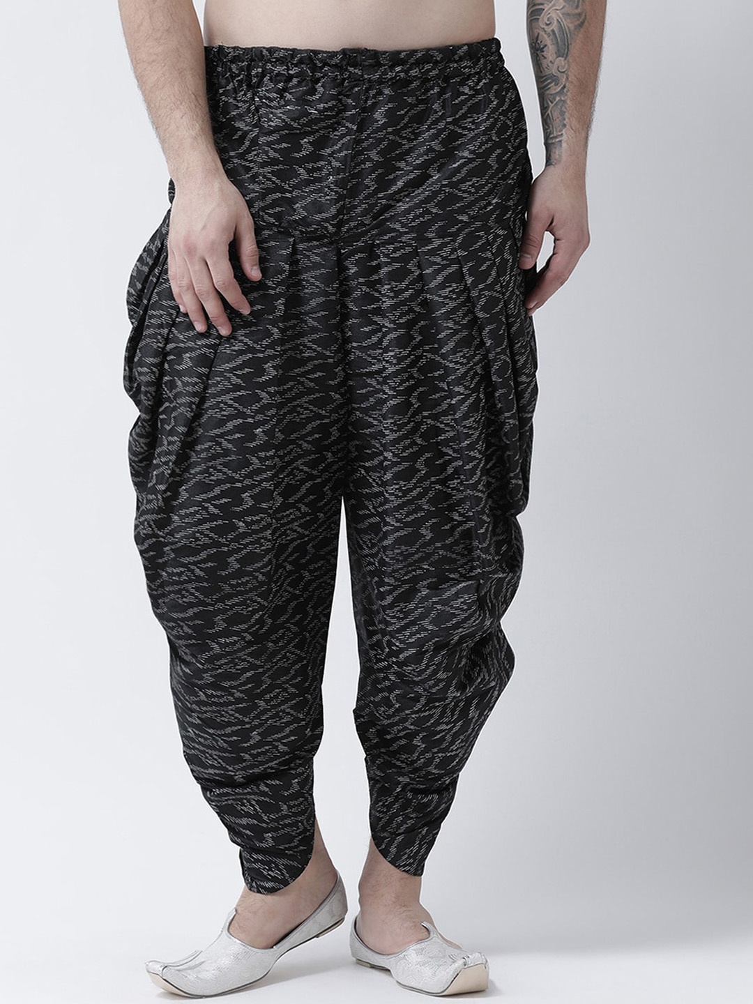 

DEYANN Men Black & White Printed Dupion Silk Dhotis