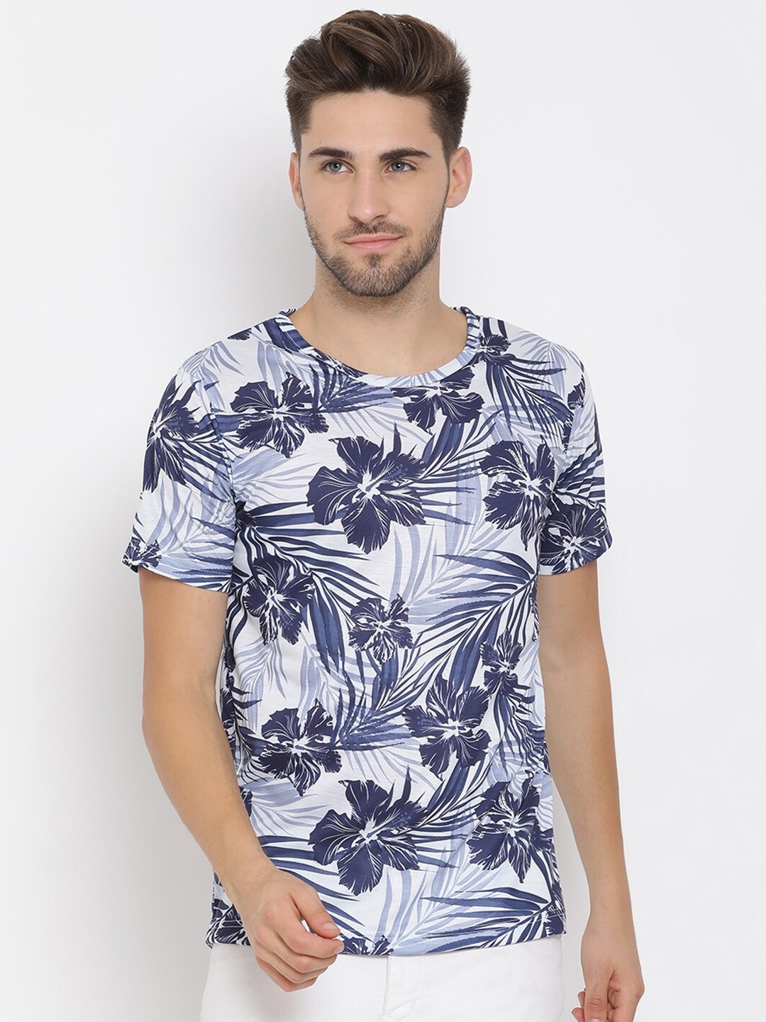 

Hangup Men Navy Blue & White Tropical Print Round Neck T-shirt