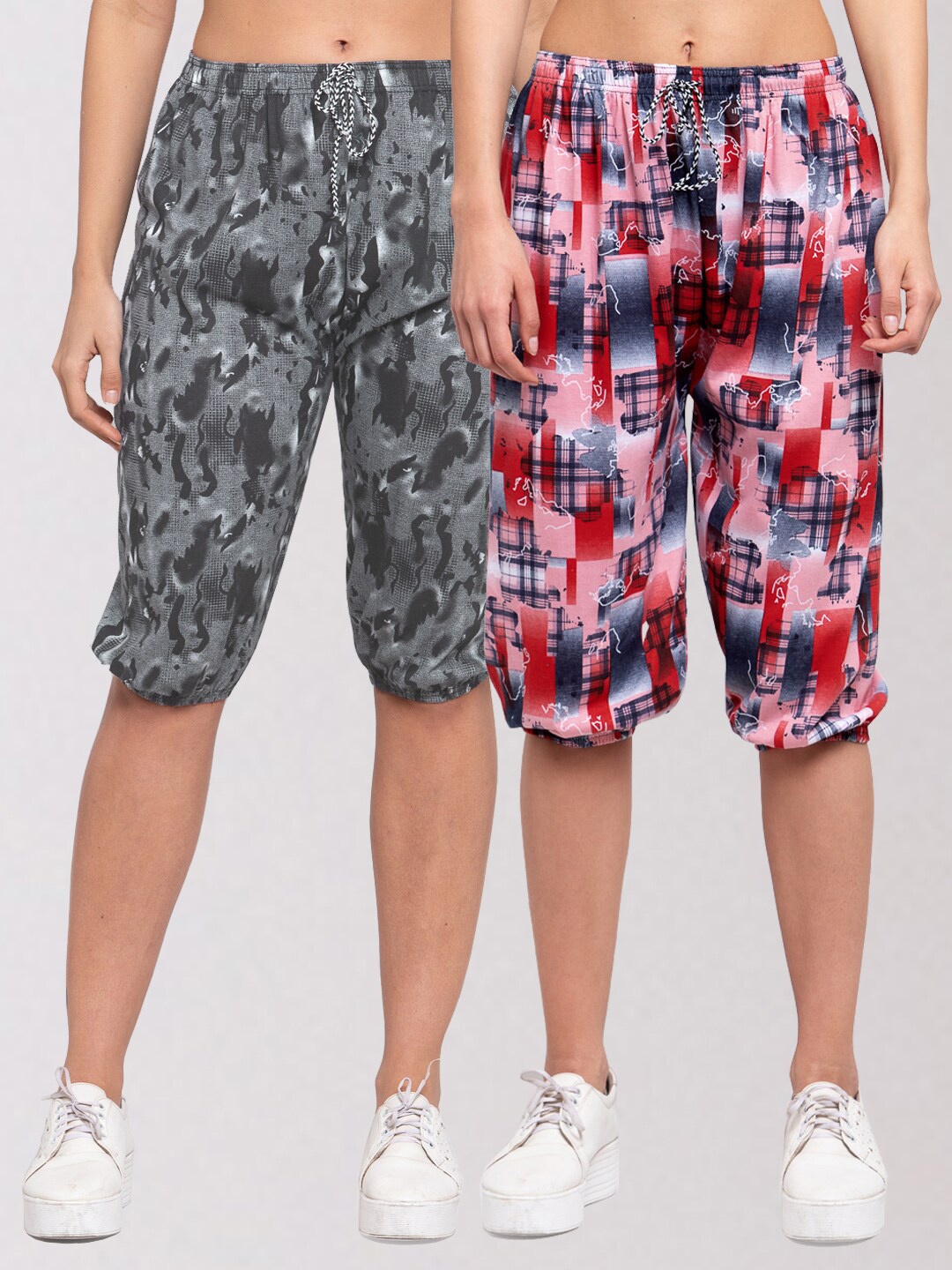 

KLOTTHE Pack of 2 Women Multicoloured Printed Regular Fit Capris, Multi